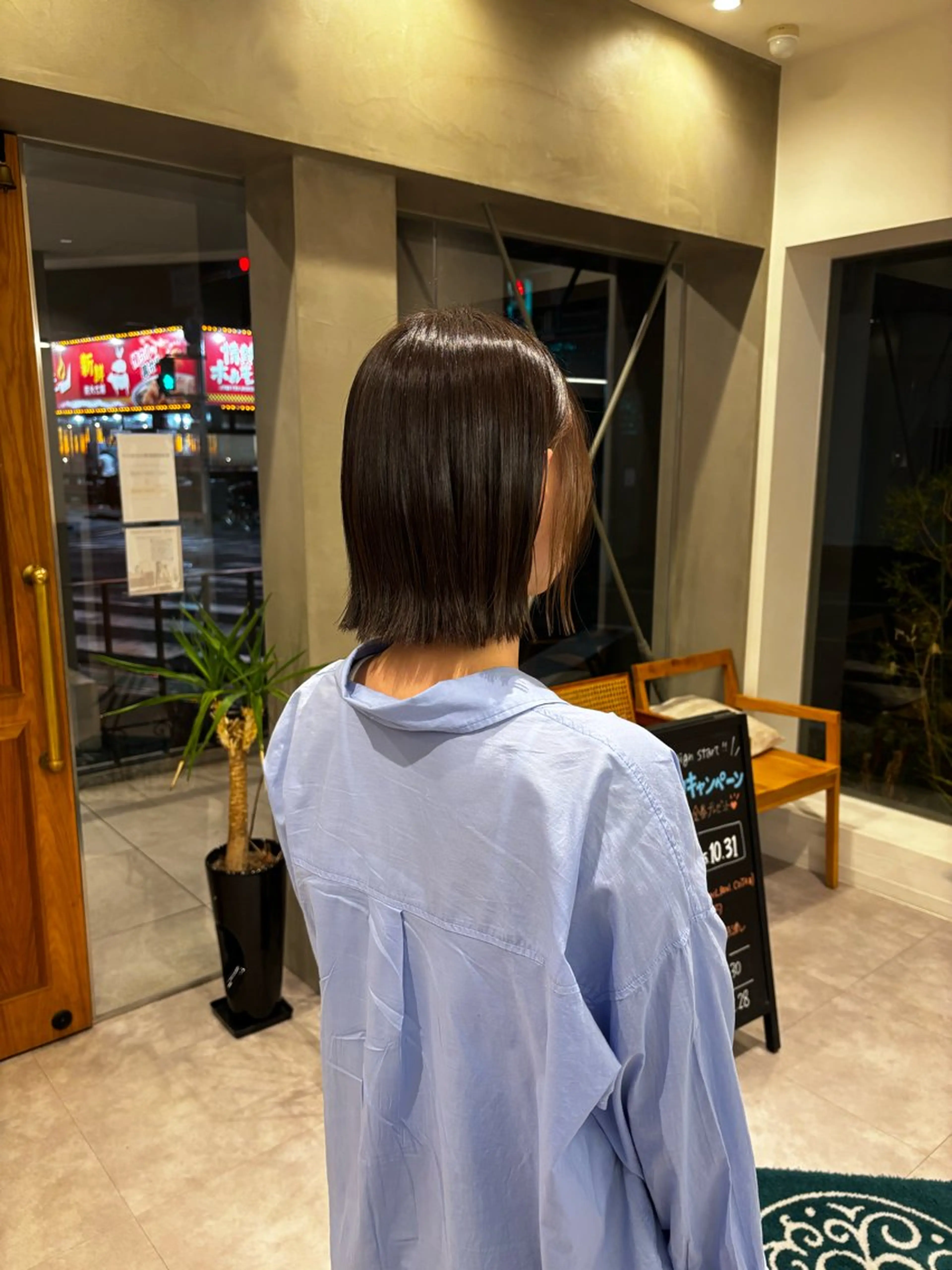 ミディアム 切りっぱなしボブ ボブ エルロン 栢原のヘアスタイル