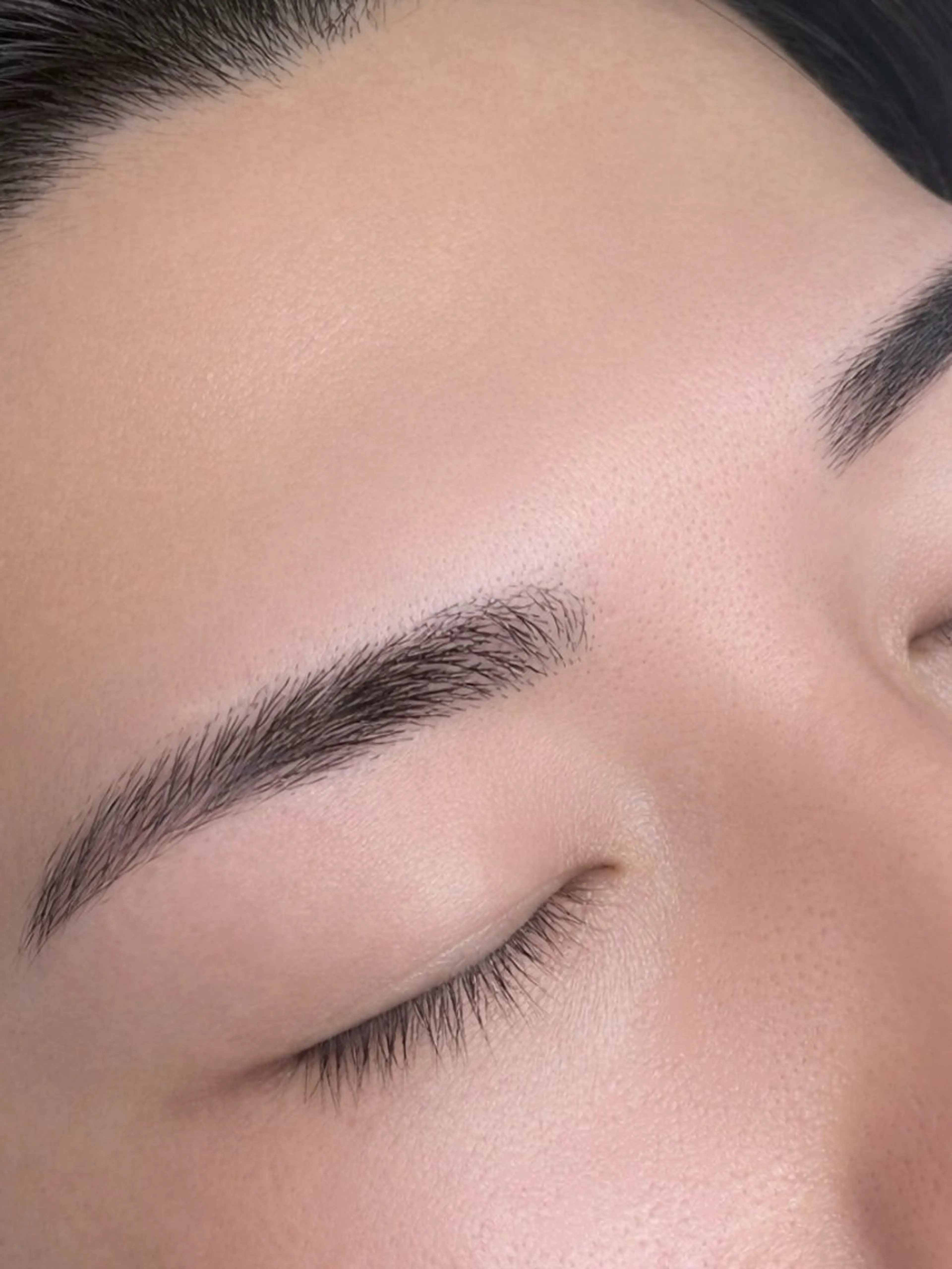 毛穴洗浄(鼻周り)＋眉毛waxで清潔感UP✨ 黒ずみ・いちご鼻すっきり除去＆印象チェンジ🍓の写真