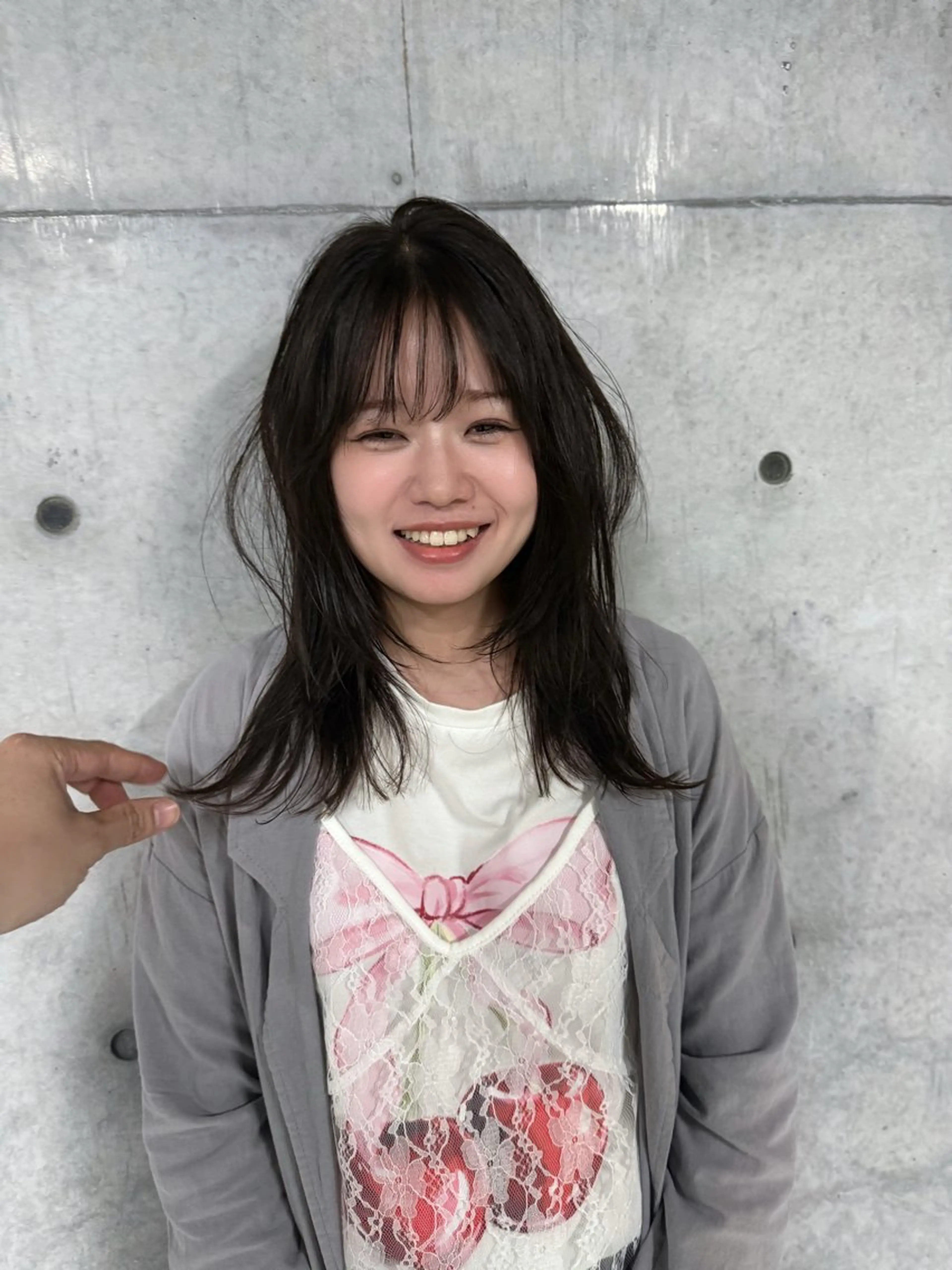ミディアム カラー ミディアムレイヤー アッシュ ベージュカラー ブリーチ 透明感カラー カット ヘアカラー 誰より丁寧なカット/ 小林輝/レイヤーのヘアスタイル