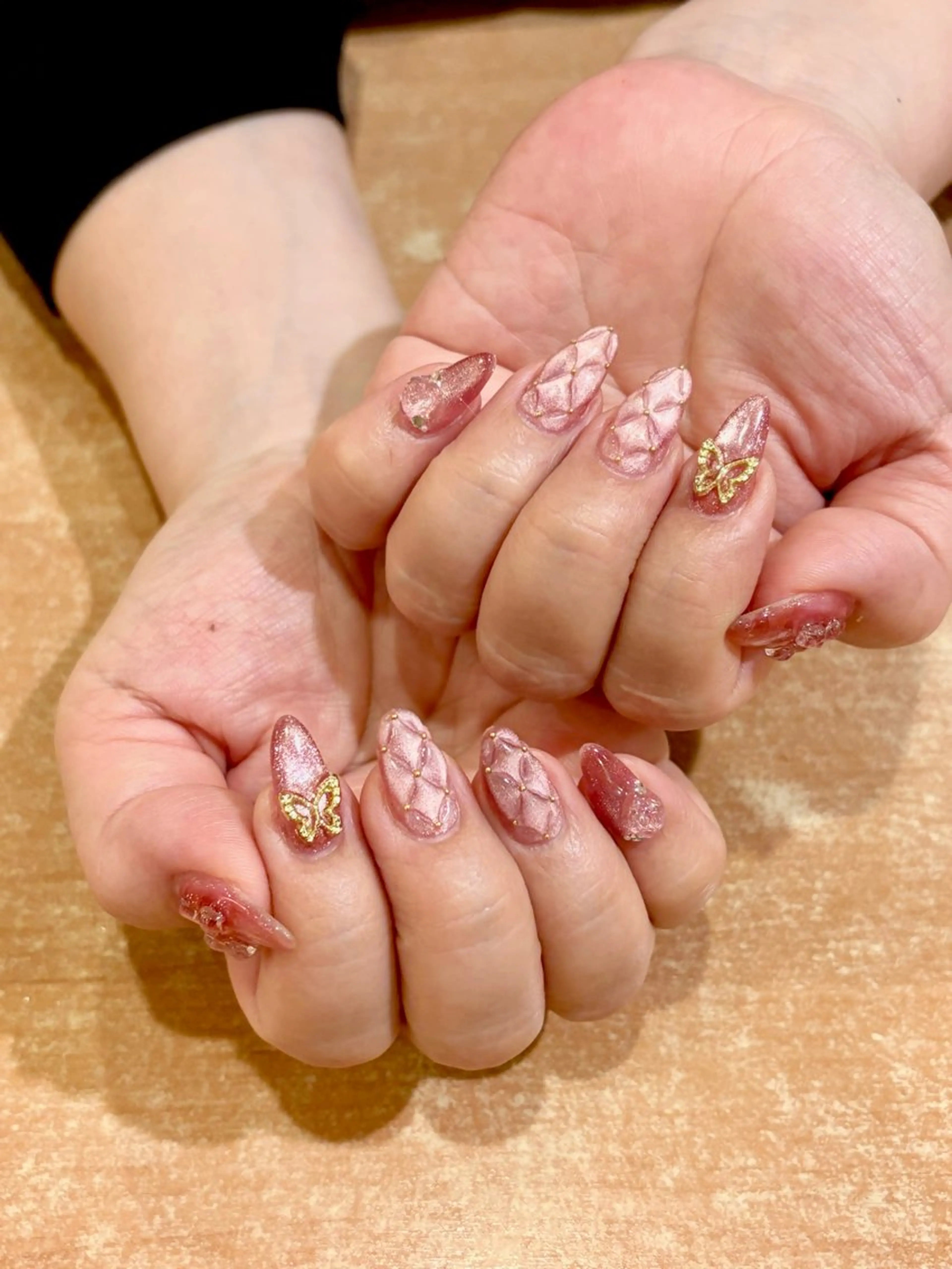 ネイル UnFLAIR sumireのネイルデザイン