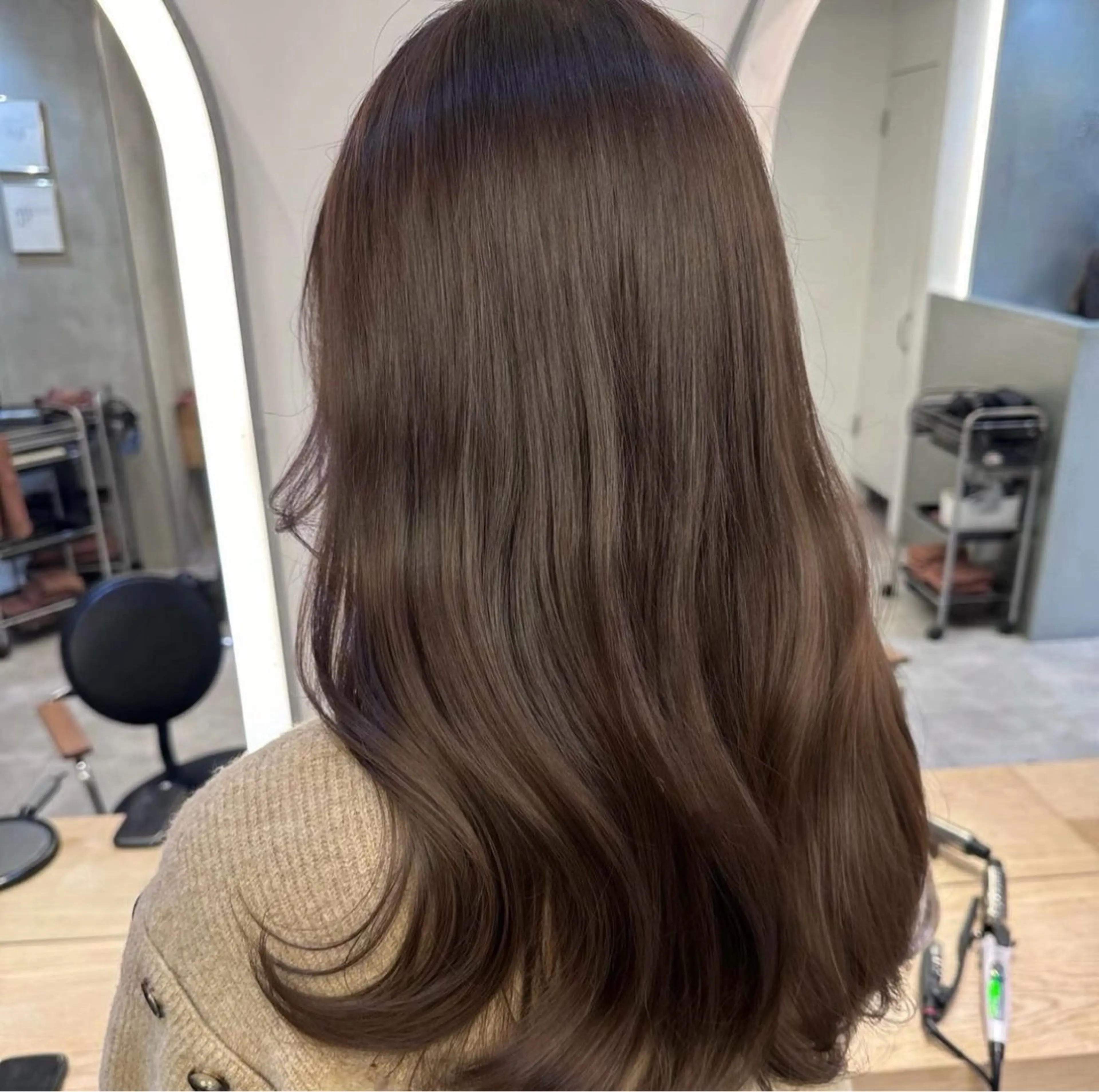 ロング MIYU透明感カラー ブリーチなしWカラーのヘアスタイル
