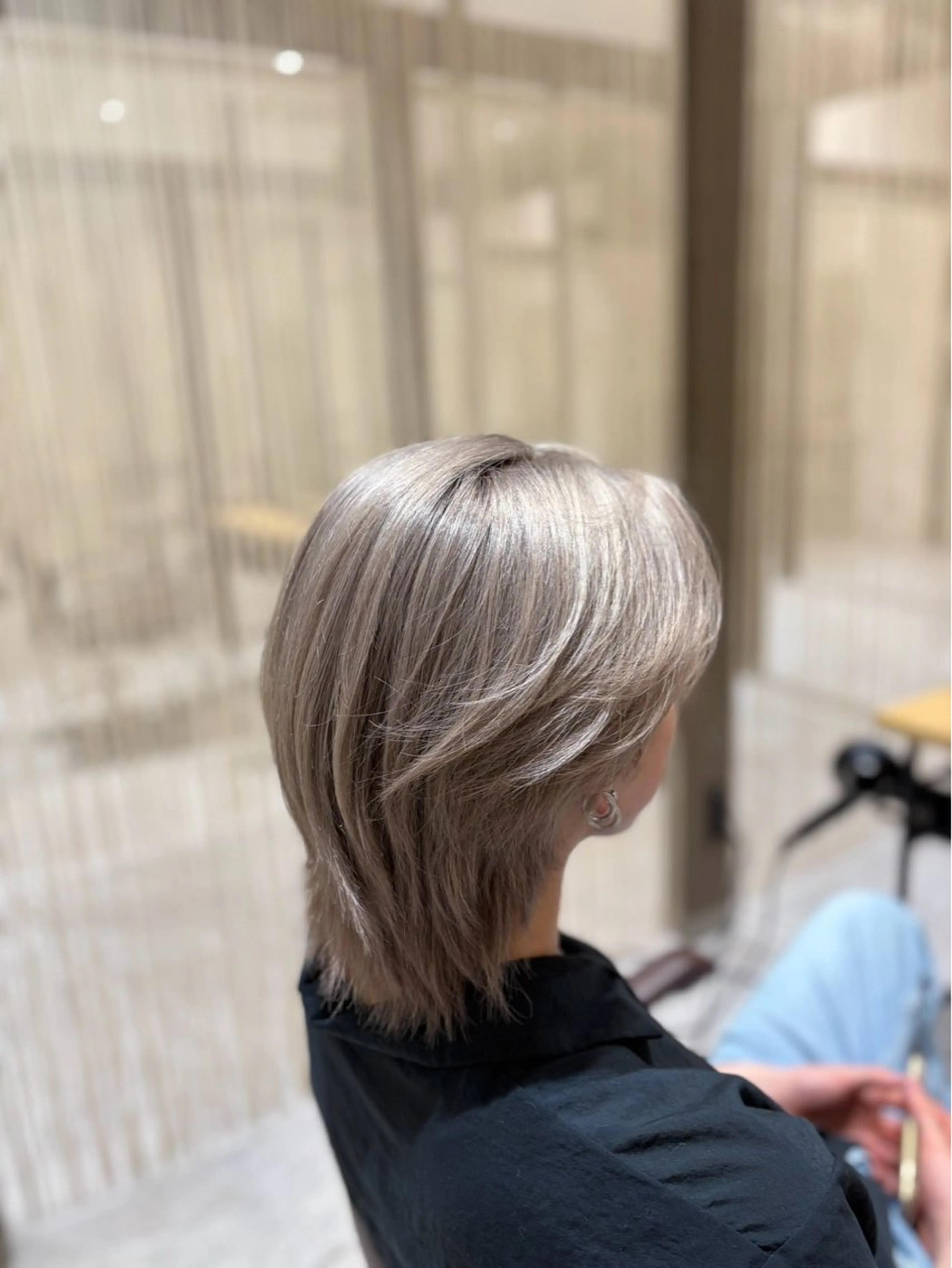 カラー 井圡 愛梨のヘアスタイル