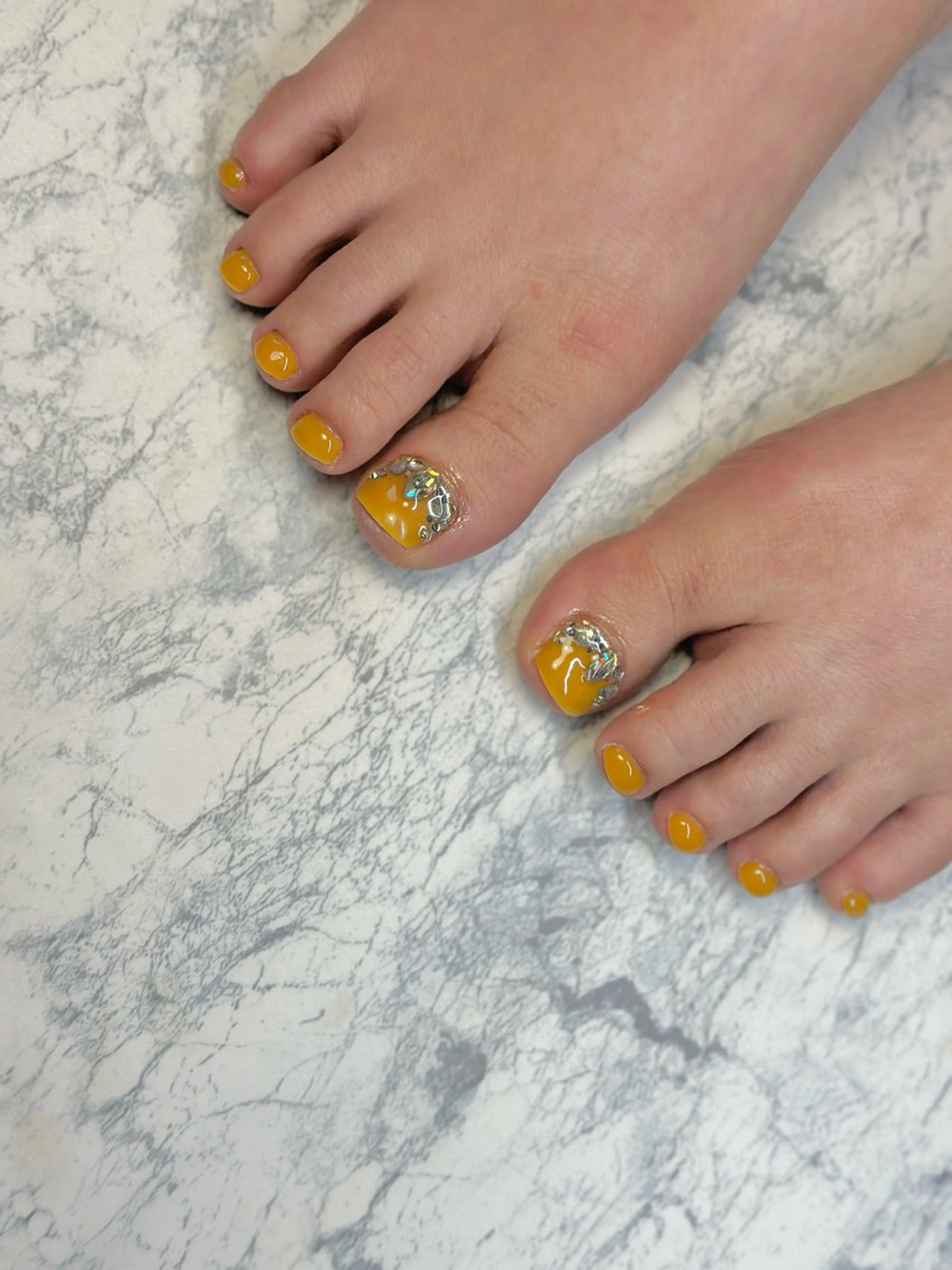 フットネイルワンカラー両親指アートの写真