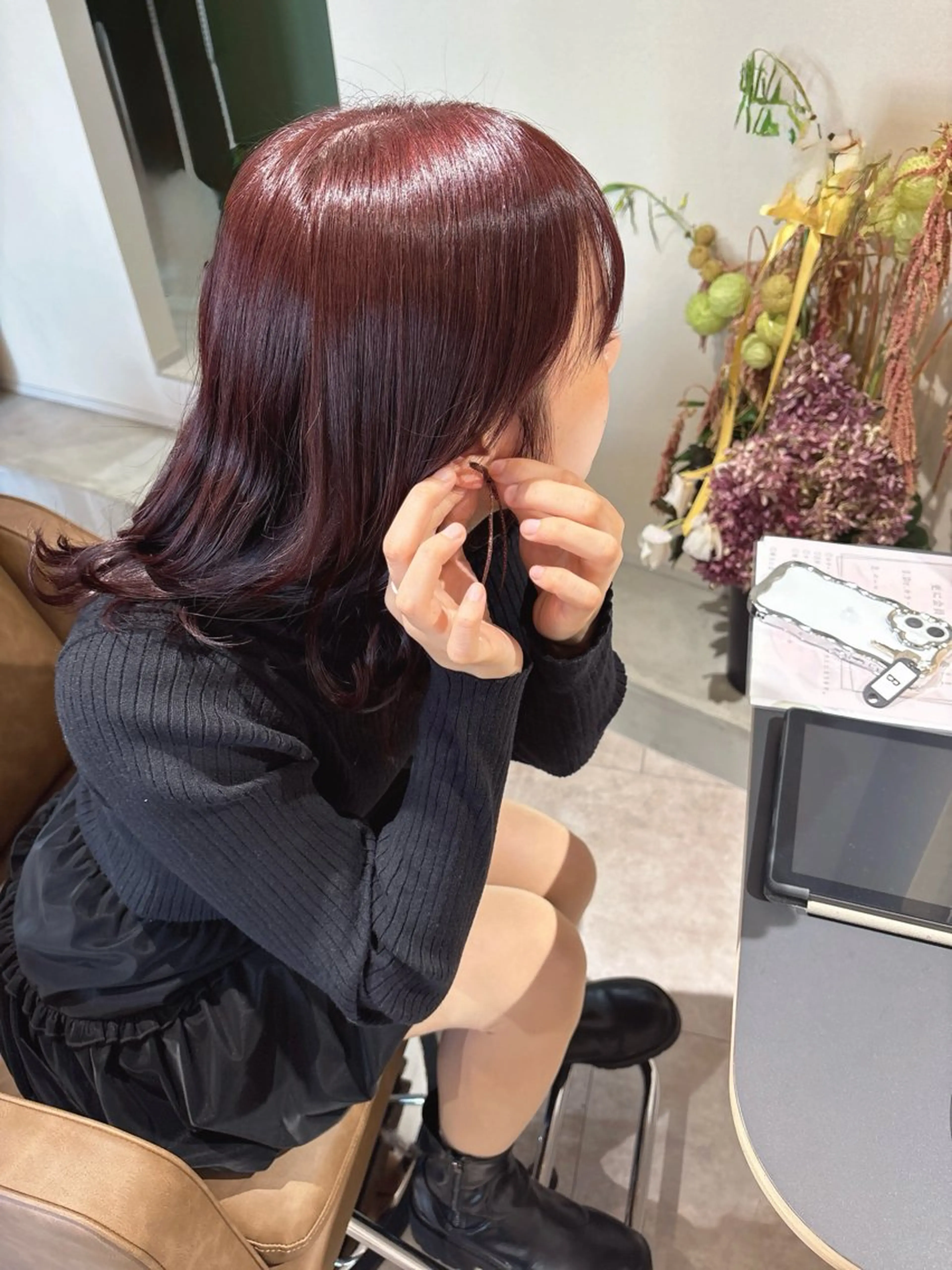 ミディアム 西田 朋華のヘアスタイル