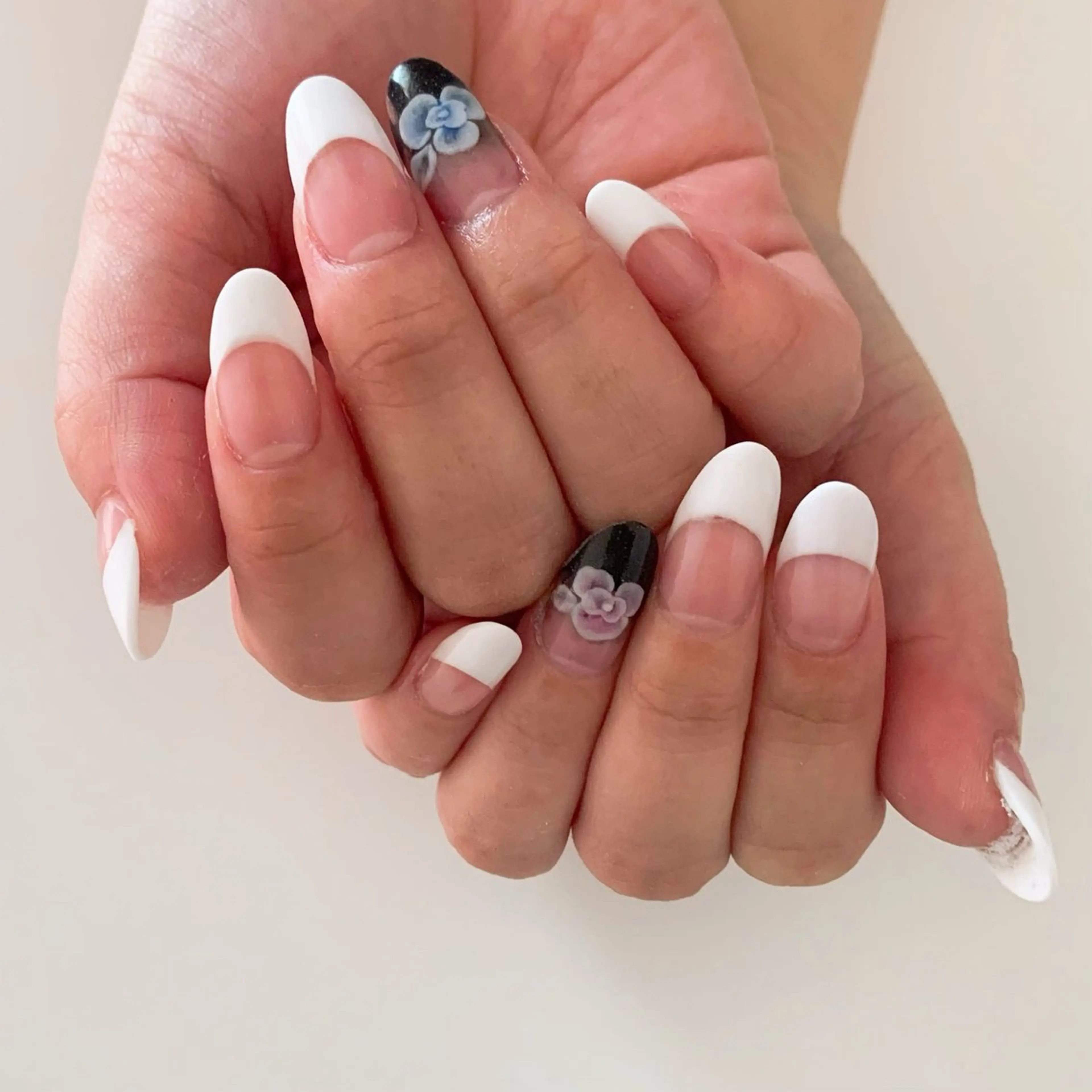 ネイル ブルー グラデーション 赤色 ⭐︎休業中の練習⭐︎ JNA認定講師髙橋のネイルデザイン