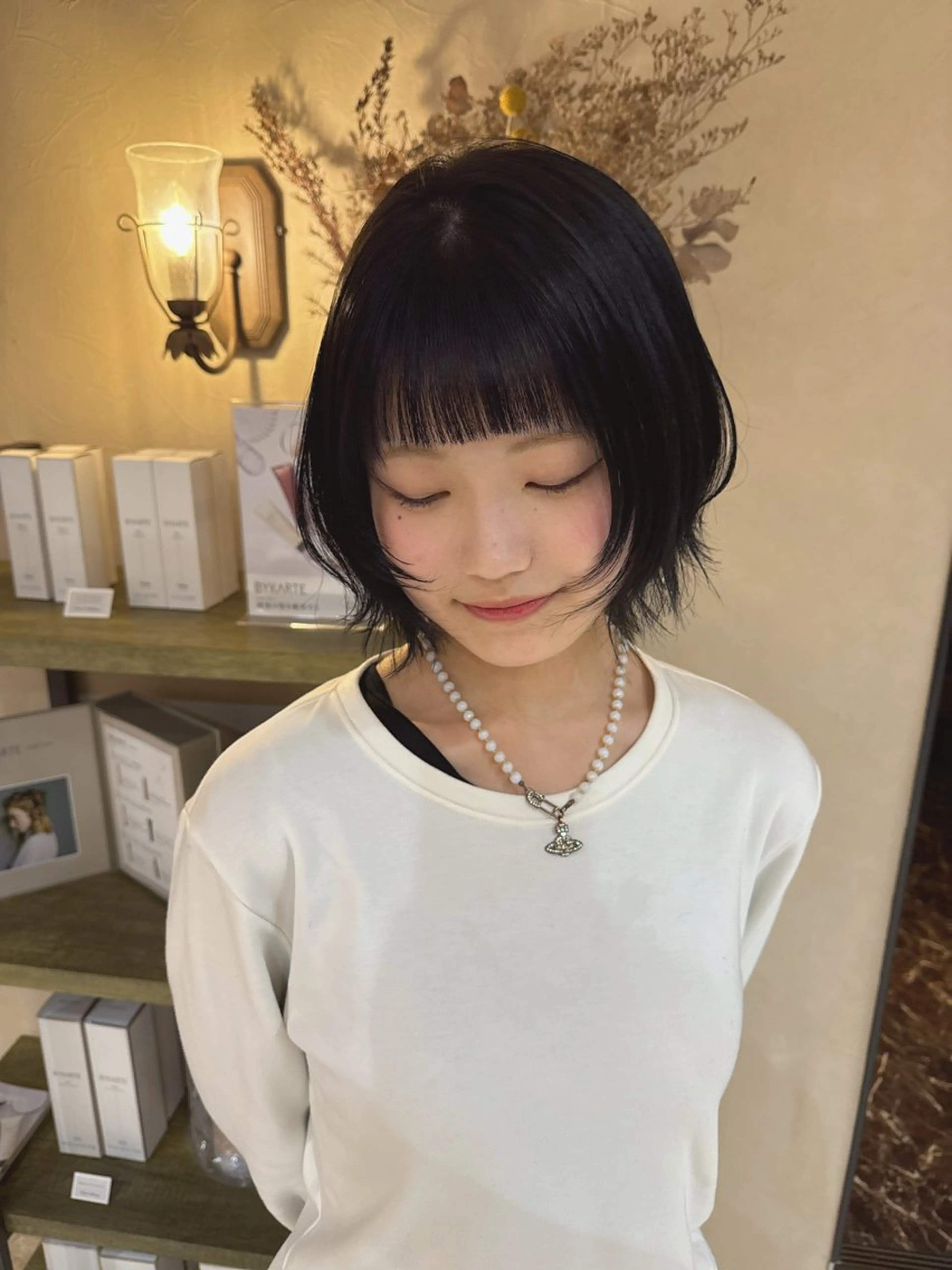 ショート カラー ショートレイヤー 黒髪 レイヤーカット ショートヘア カット 鈴木 二依奈のヘアスタイル