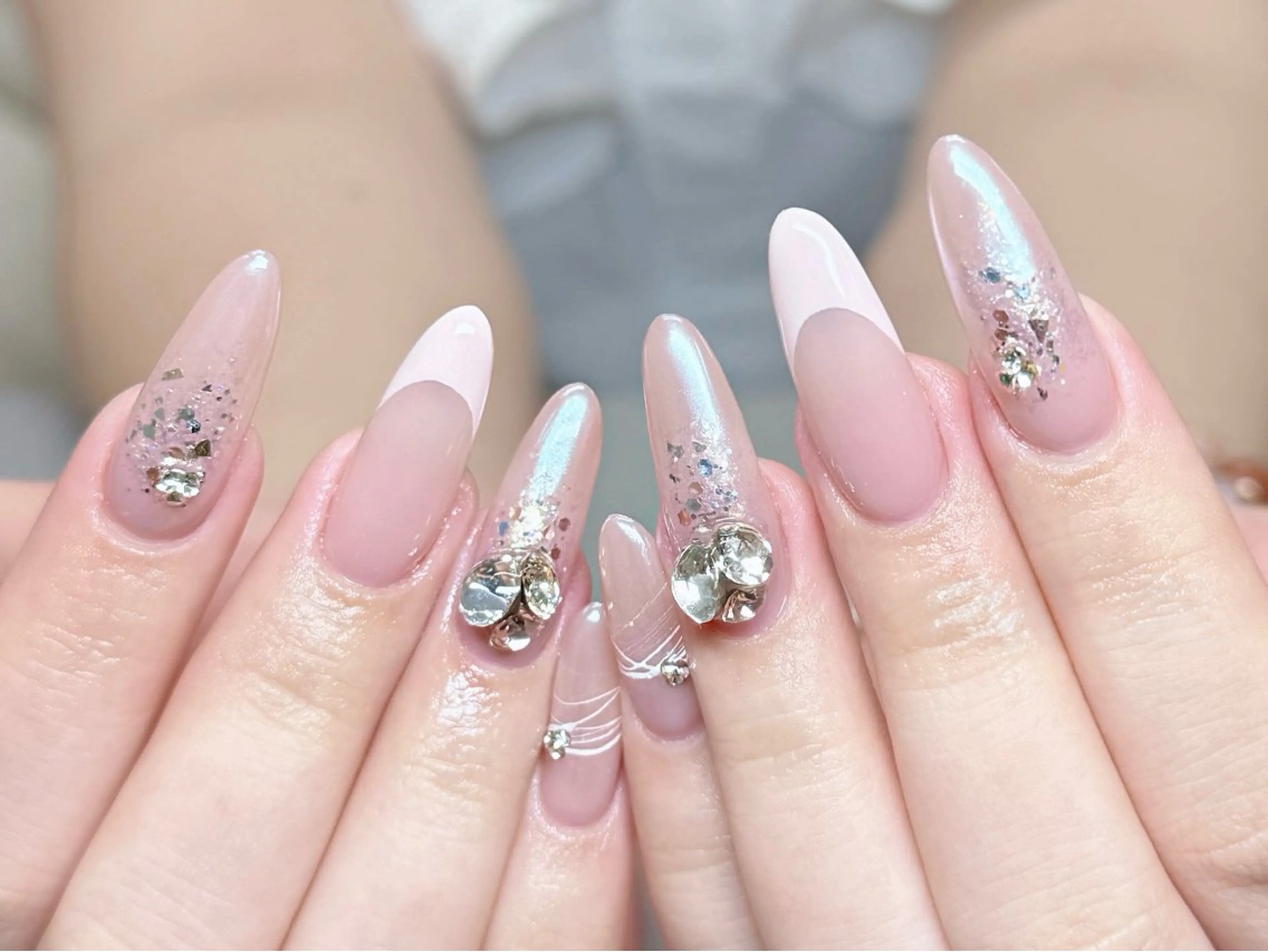 ネイル オーロラネイル 長さ出し フレンチネイル ジェルネイル ガラスフレンチ ハンドネイル Rela・S NAILのネイルデザイン
