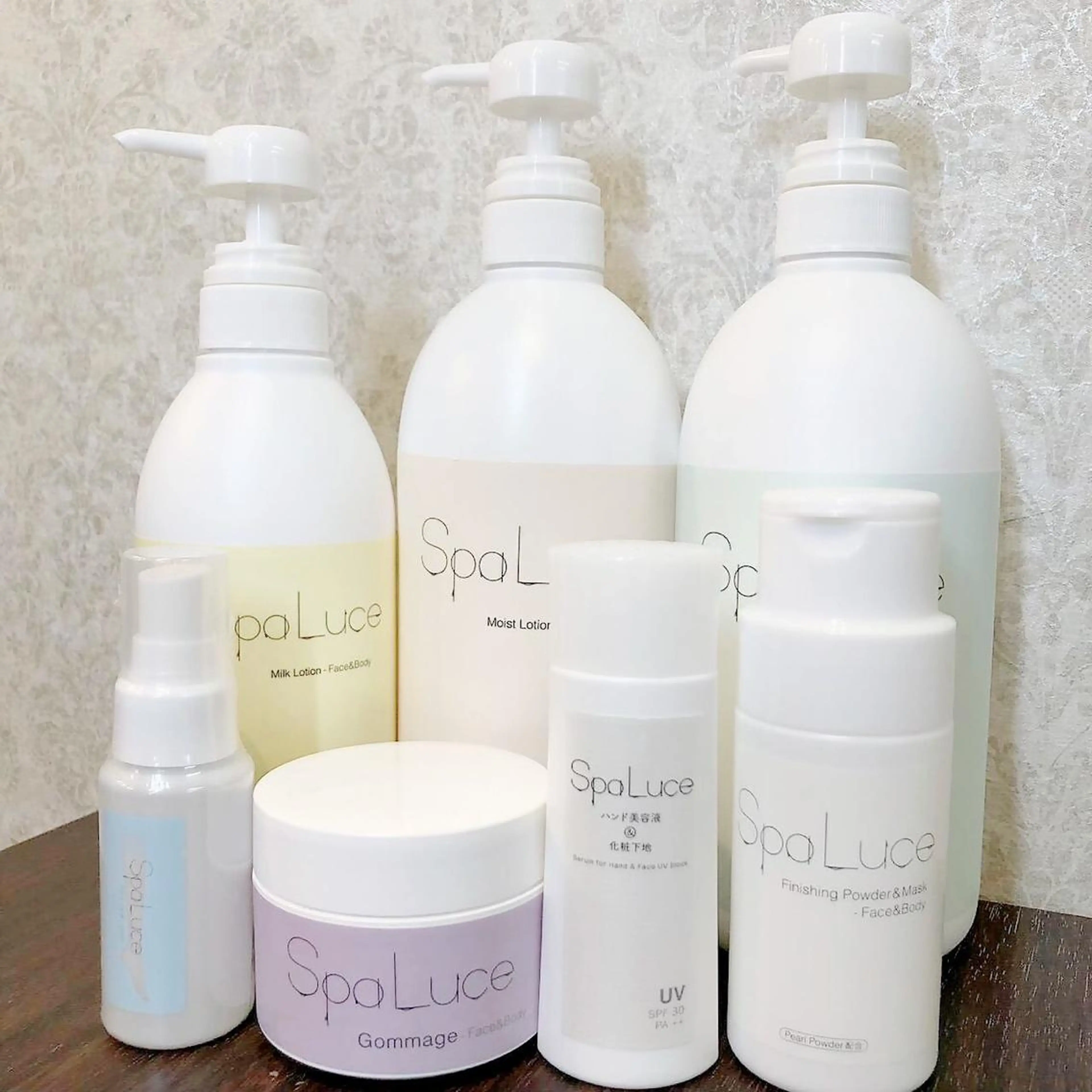 フット角質除去コース⭐︎素肌に自信を♪〈ガサガサかかとをつるつるに♪〉フットケアコースと併用可能☆の写真