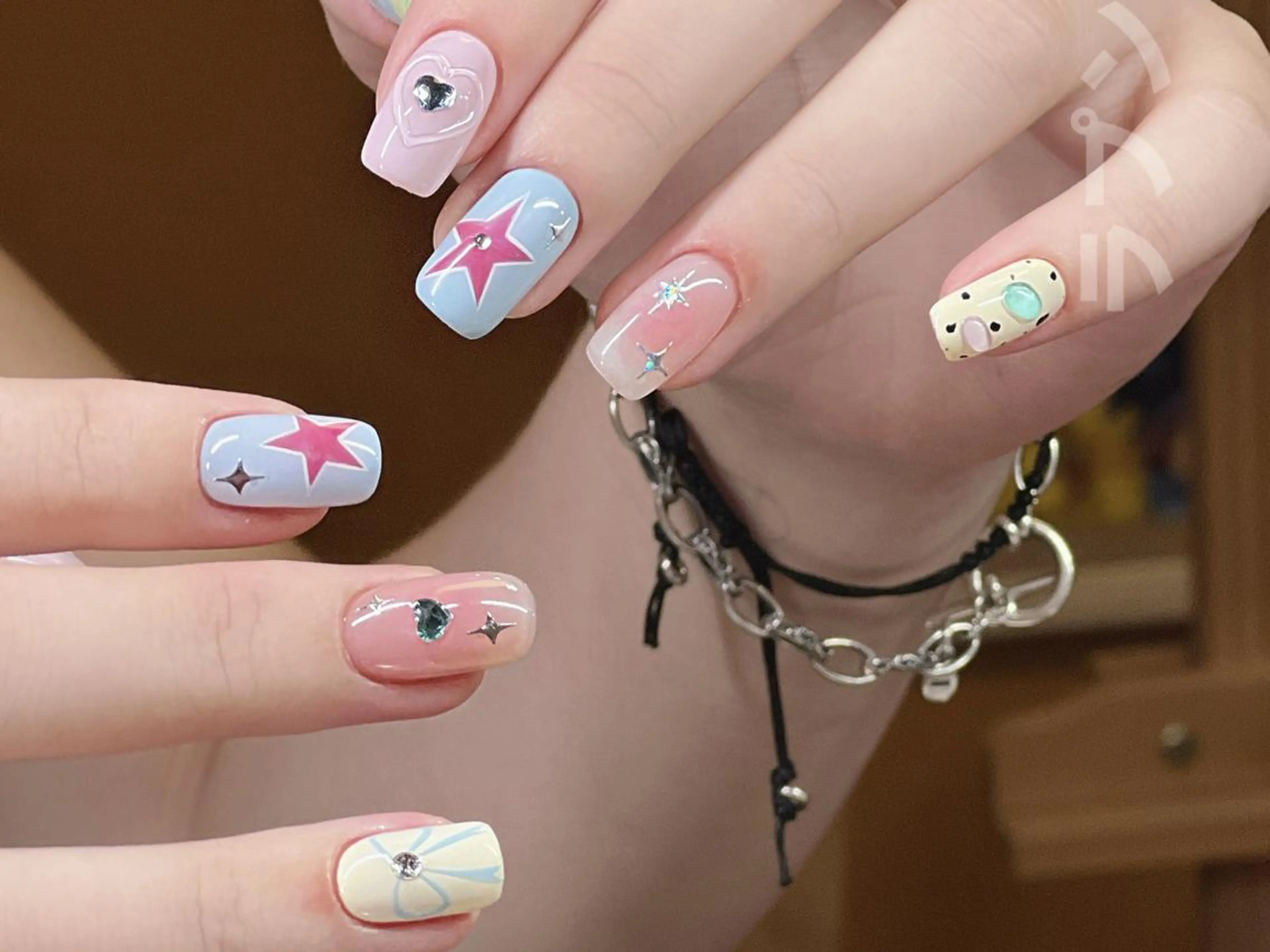 メンズ ネイル アートネイル フレンチネイル ジェルネイル キラキラネイル パラジェル ハンドネイル フットネイル Bloom kabukiのネイルデザイン