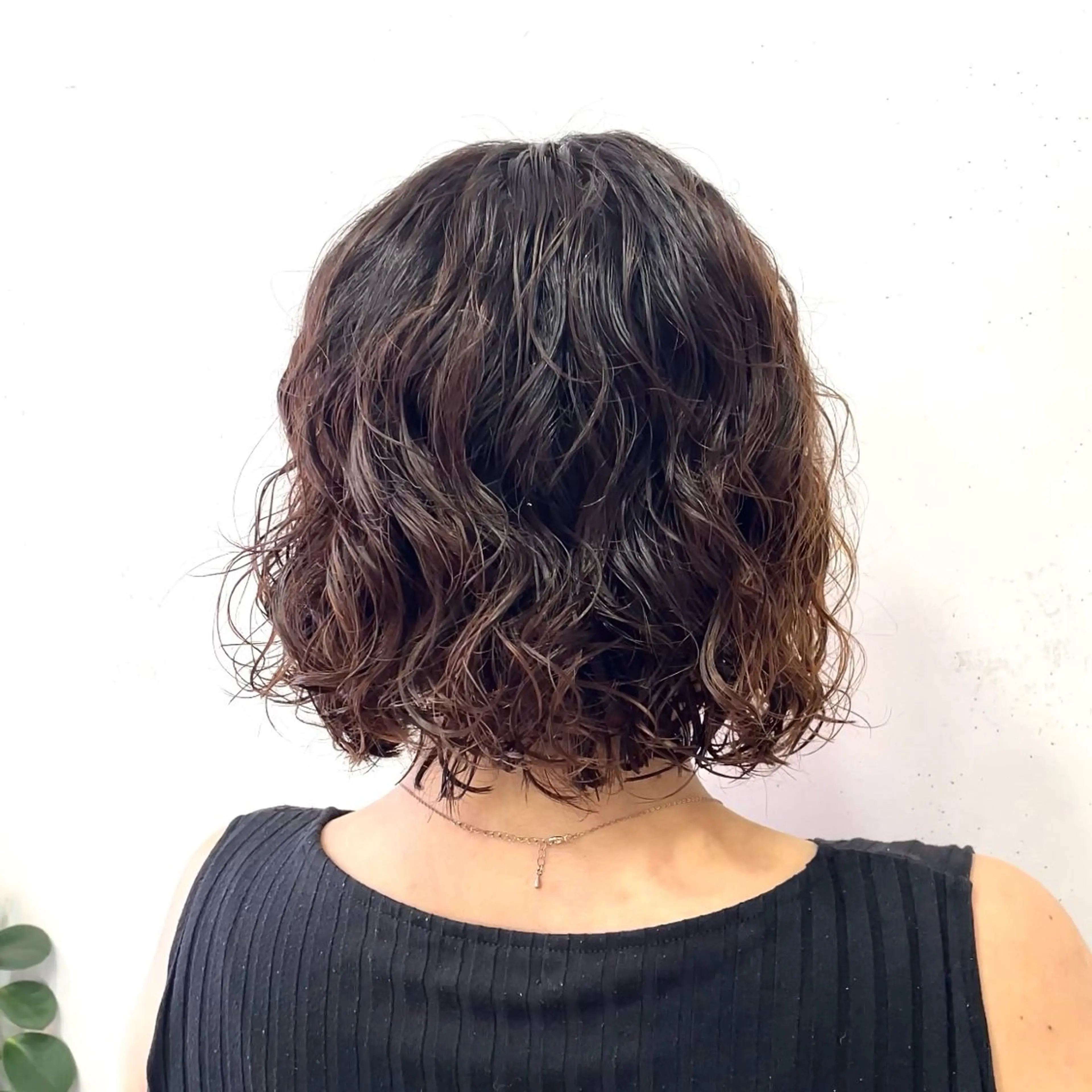 ミディアム パーマ ミディアムパーマ ボブ カット パーマ 横浜パーマ🌐ボブ✨ 暖色カラーもえかのヘアスタイル
