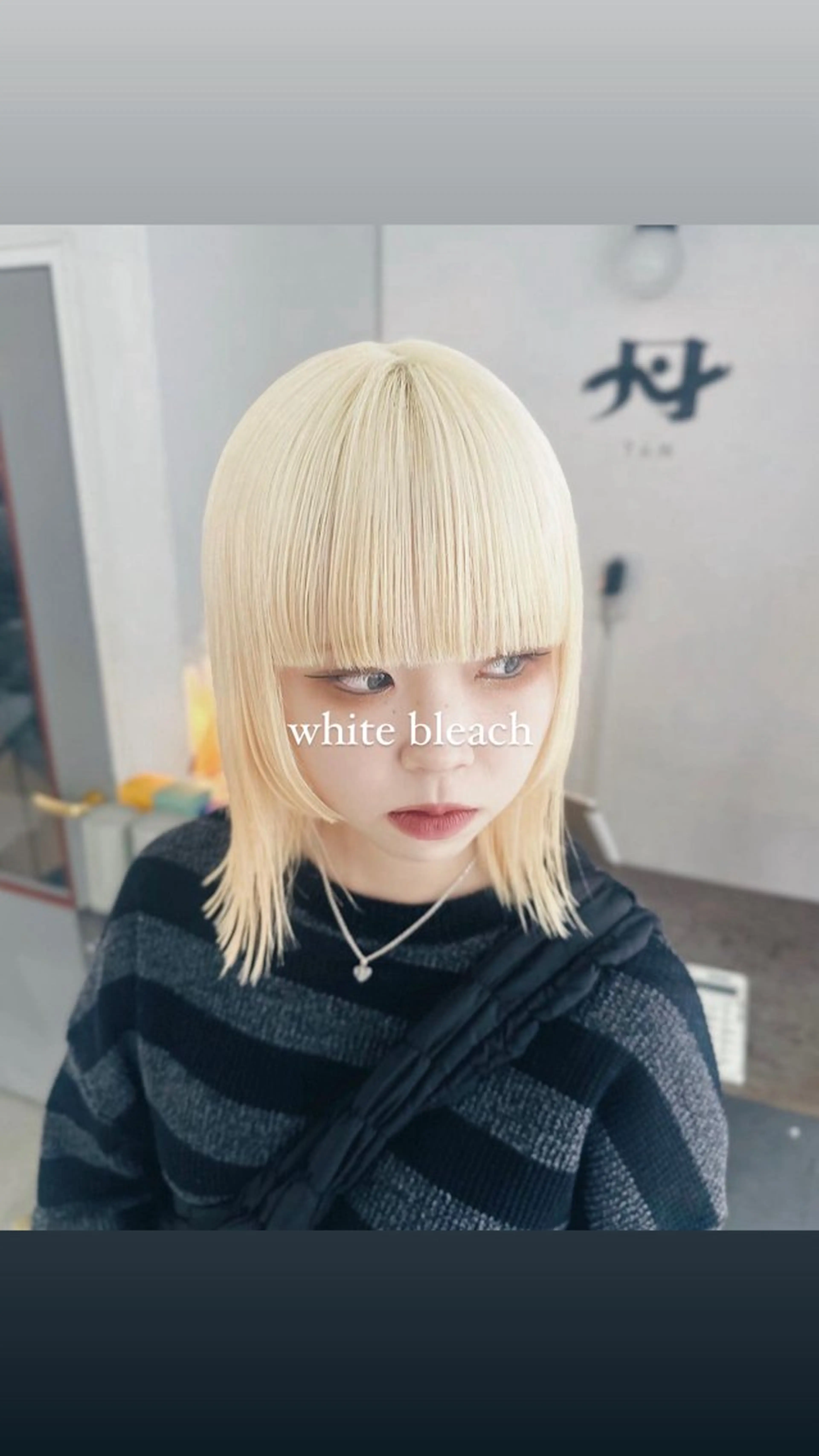 ミディアム カラー 楪 yuzuriha所属・Saaya/レイヤー /ブリーチ/ブロンドのヘアスタイル