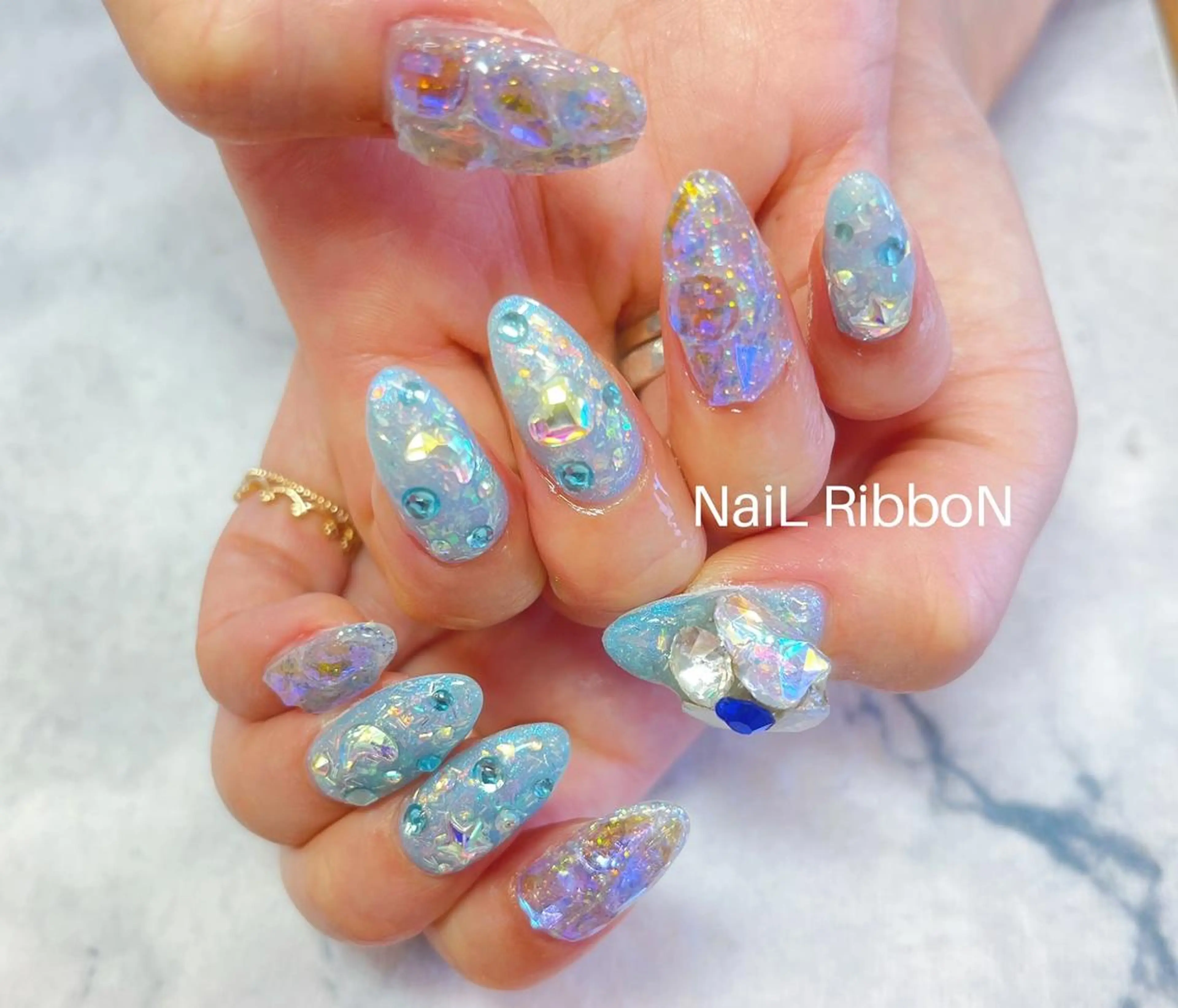 ネイル ネイルリボン 受付スタッフのネイルデザイン