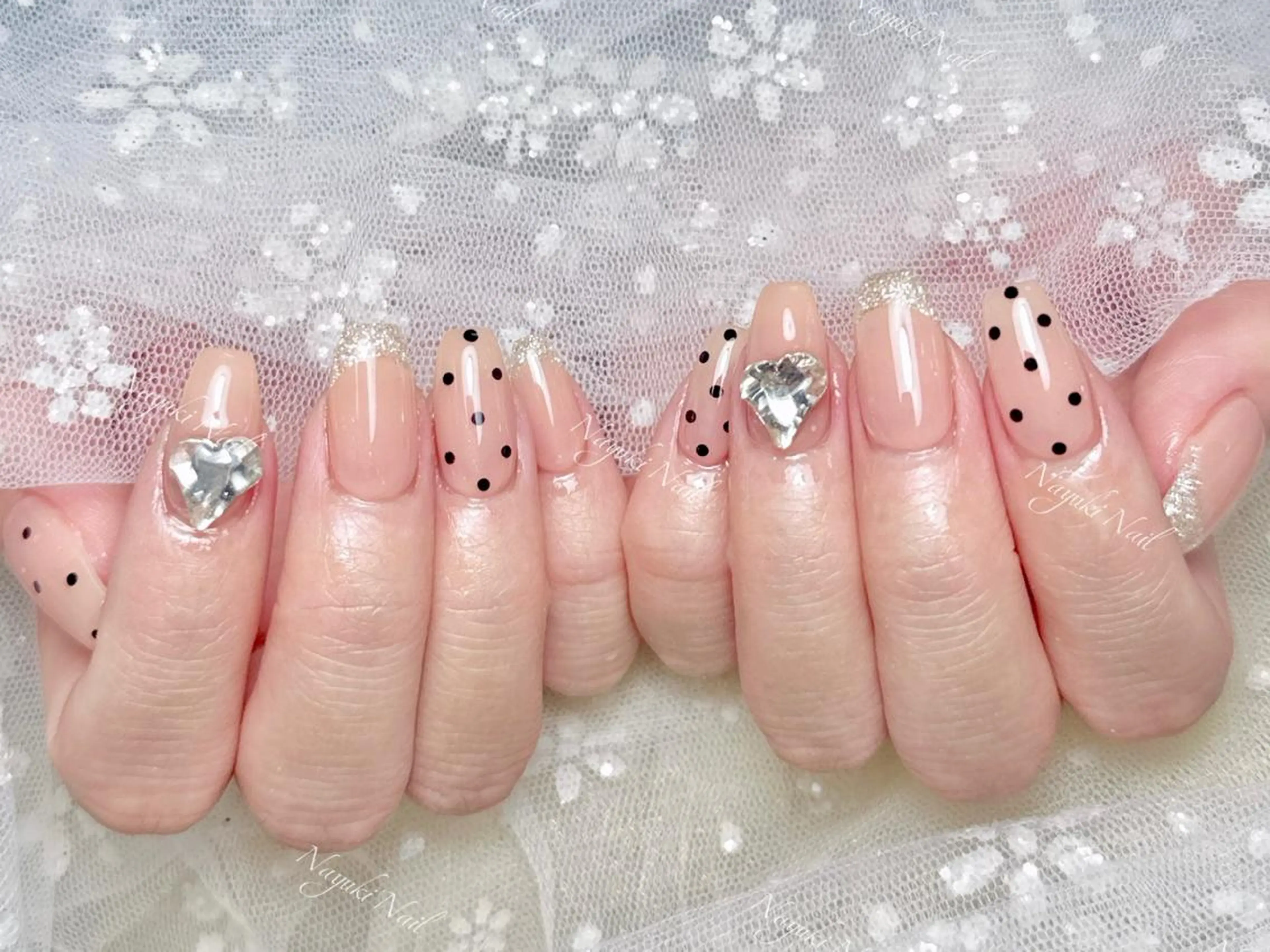 ネイル 🦋 Queenieのネイルデザイン