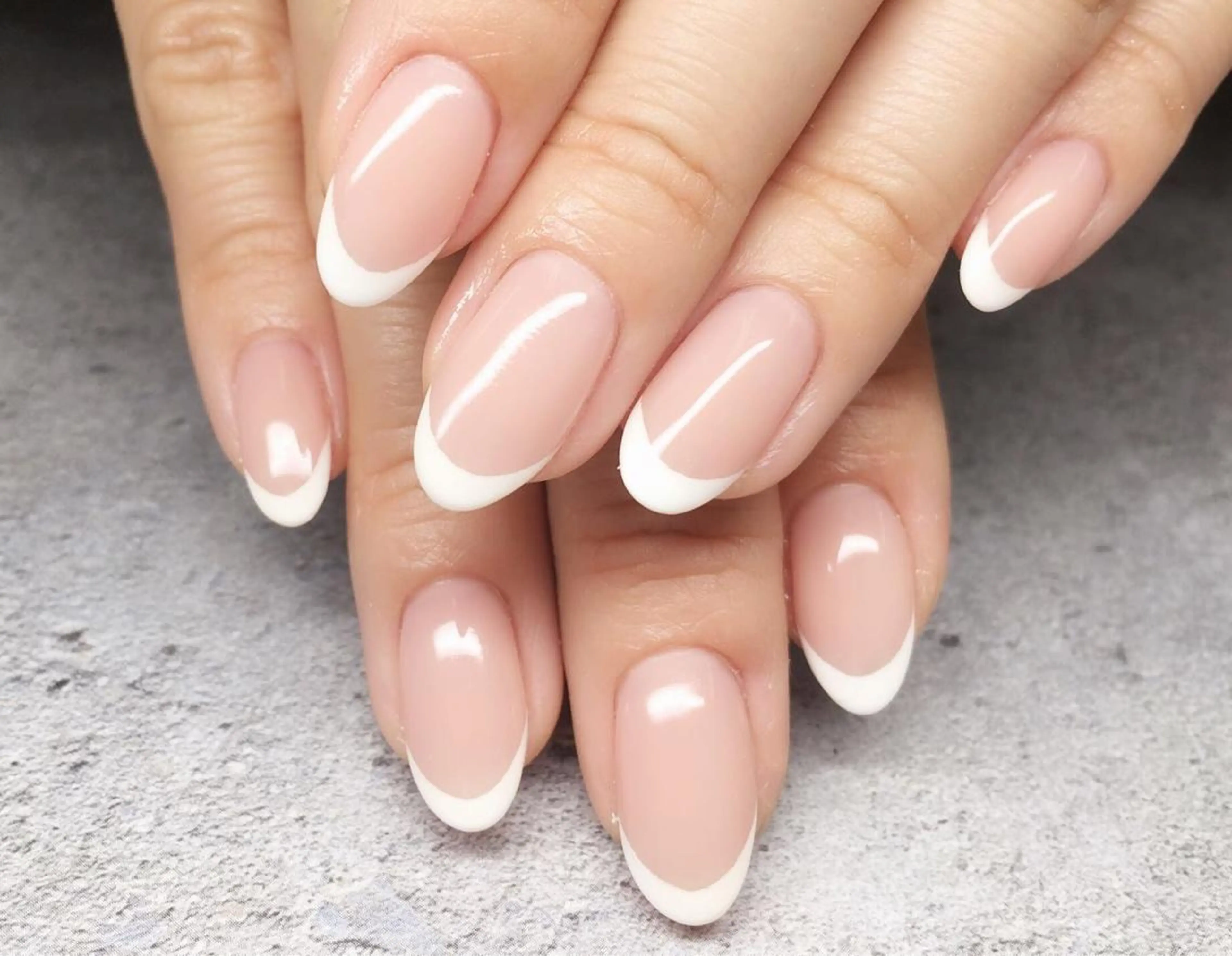 ネイル フレンチネイル マキ ネイルサロンのネイルデザイン