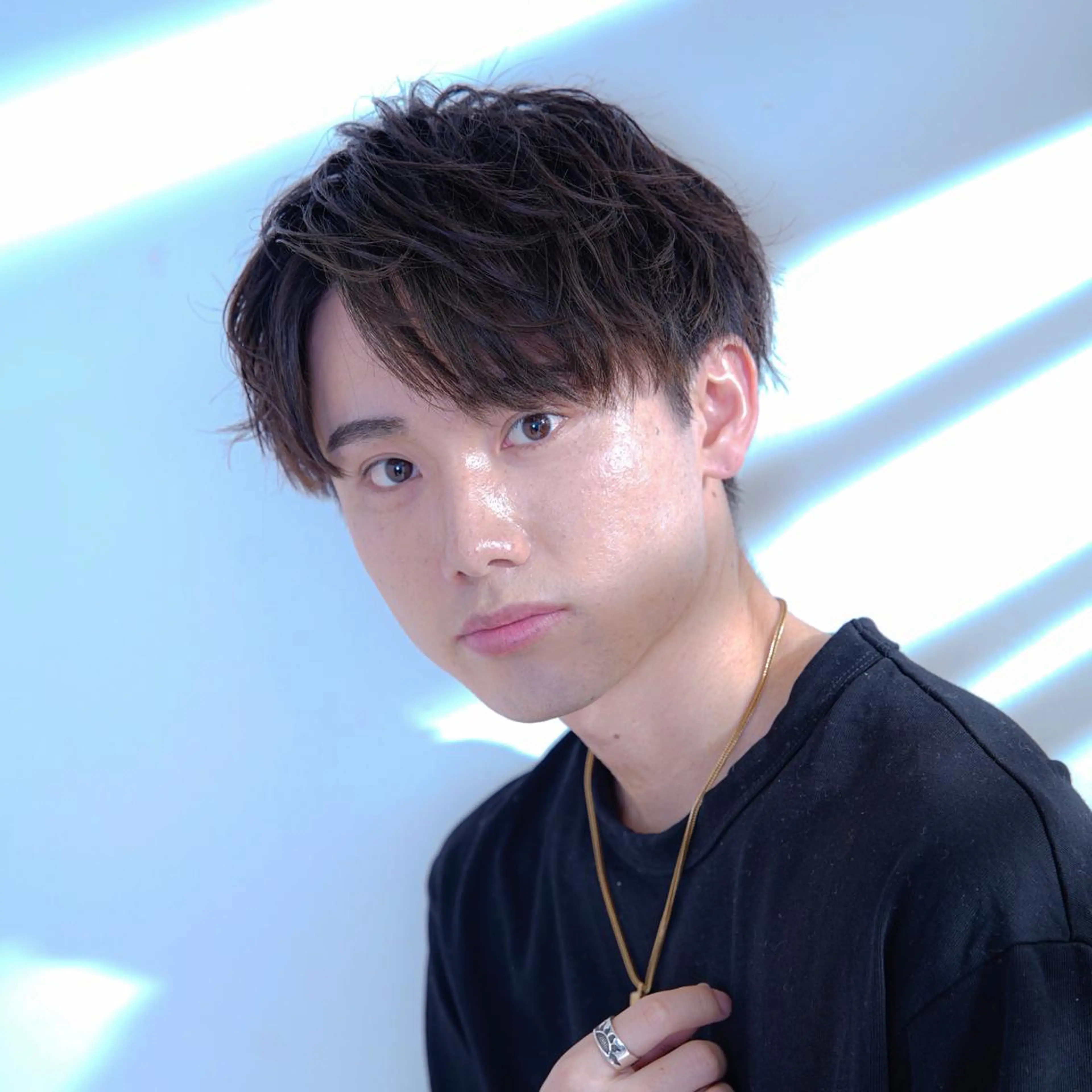 カラー メンズ スパイラル波巻き パーマ井本汰壱のヘアスタイル