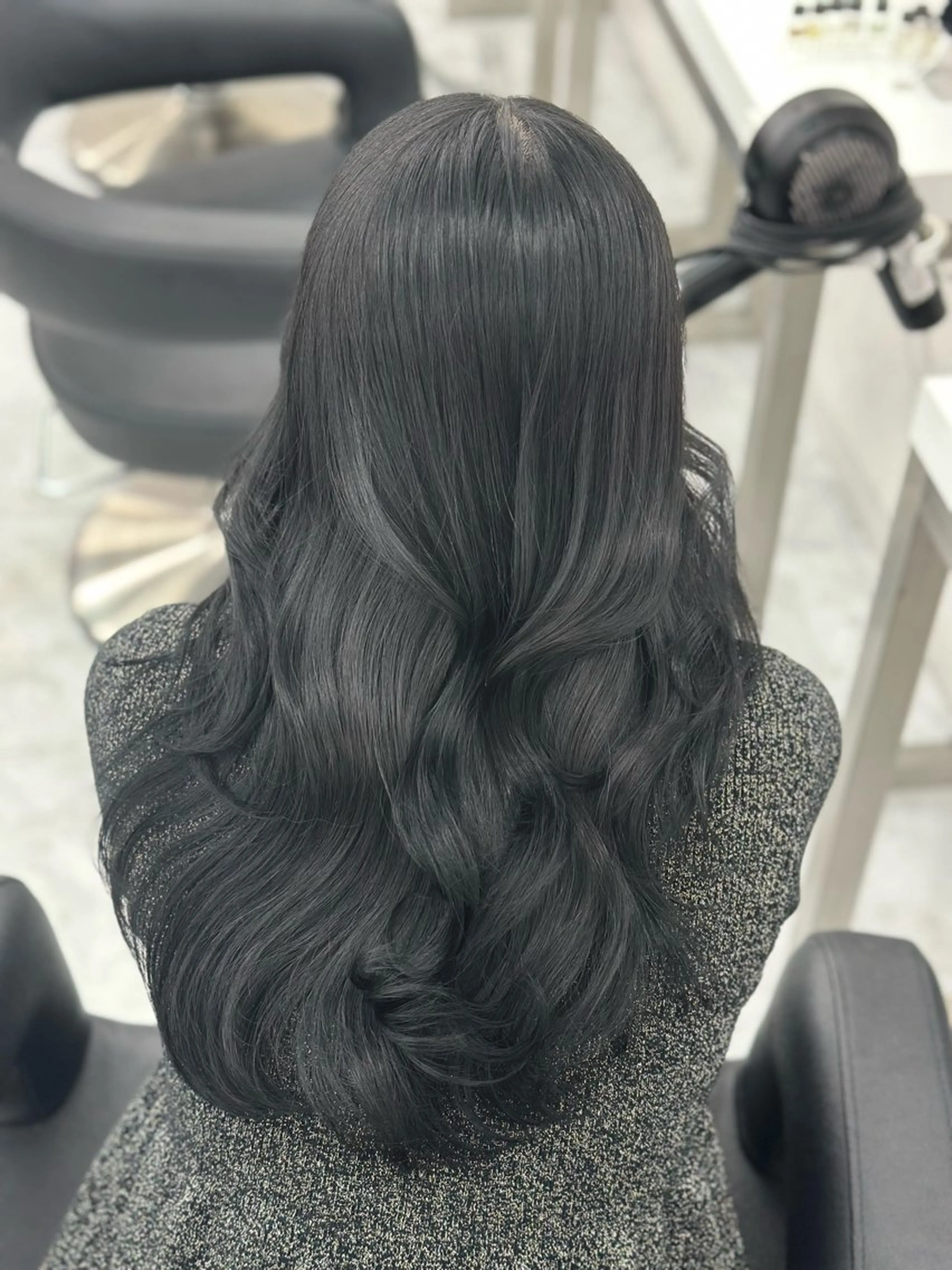 ロング カラー ヘアアレンジ ヘアカラー 艶カラー/ハイトーン /レイヤーカットのヘアスタイル