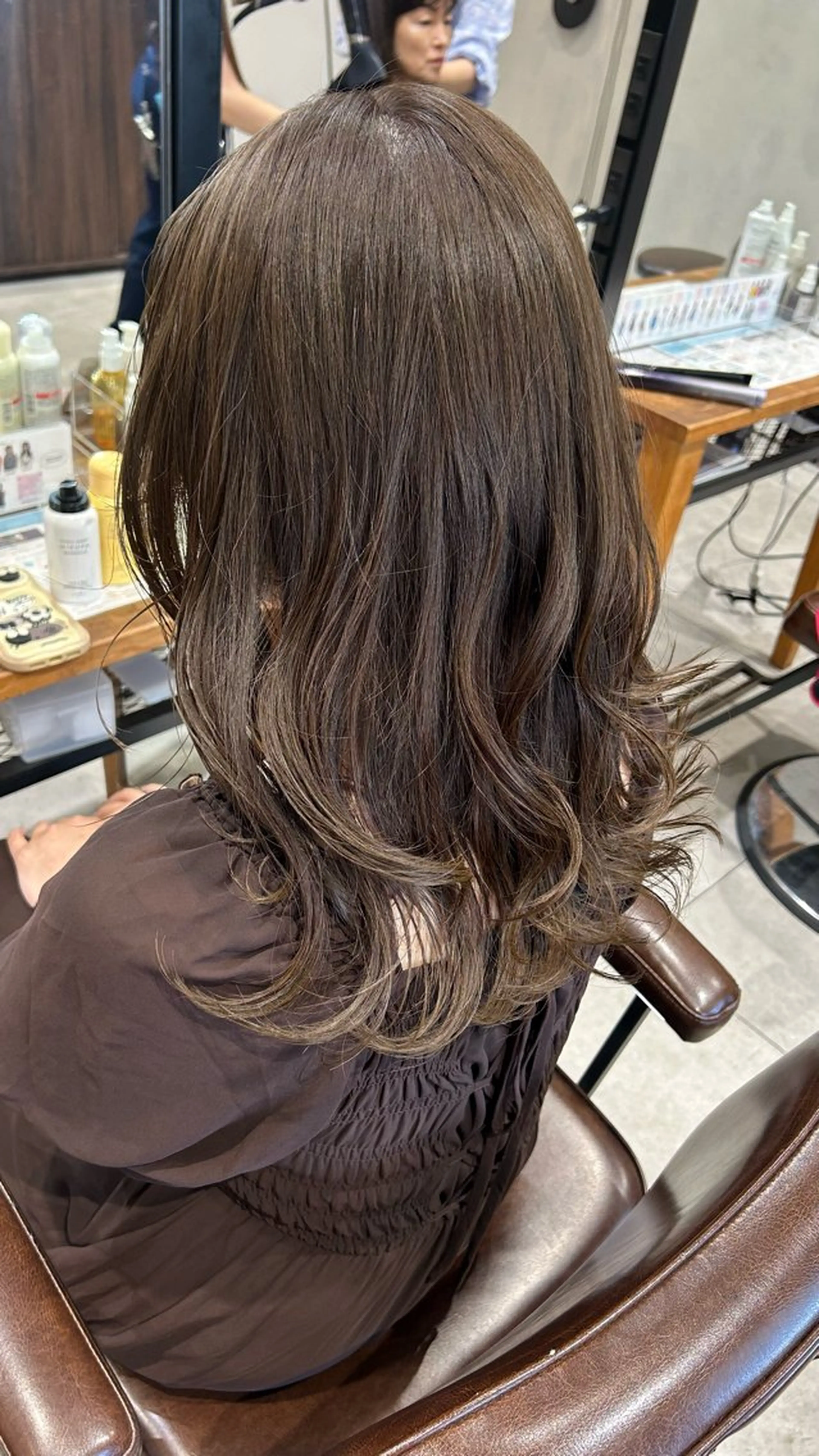 ミディアム カラー ベージュカラー カット ヘアカラー オリーブベージュ/ ブリーチなし透明感のヘアスタイル