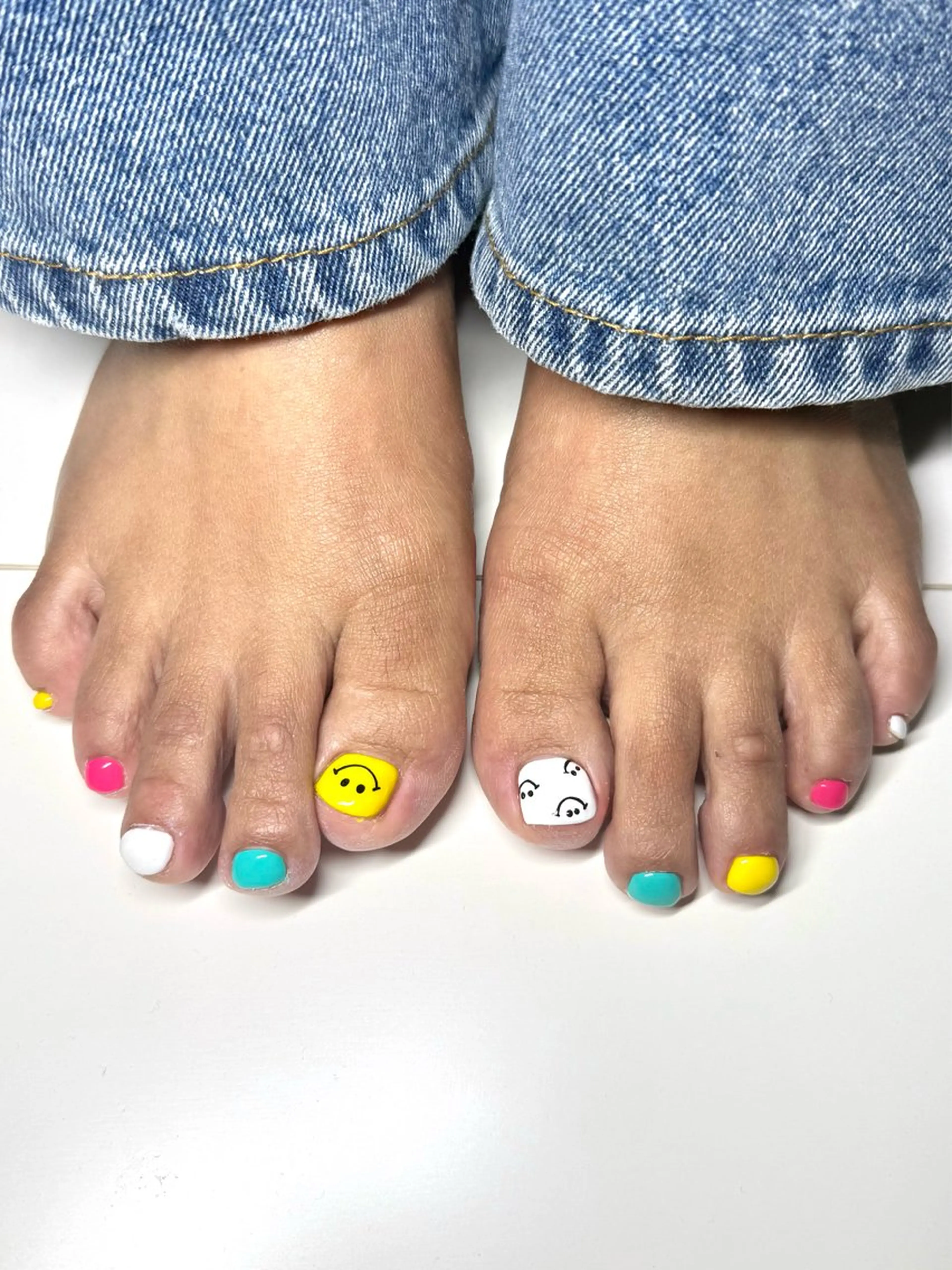 ネイル フットネイル 🌏AURORA | RiRi🪐のネイルデザイン