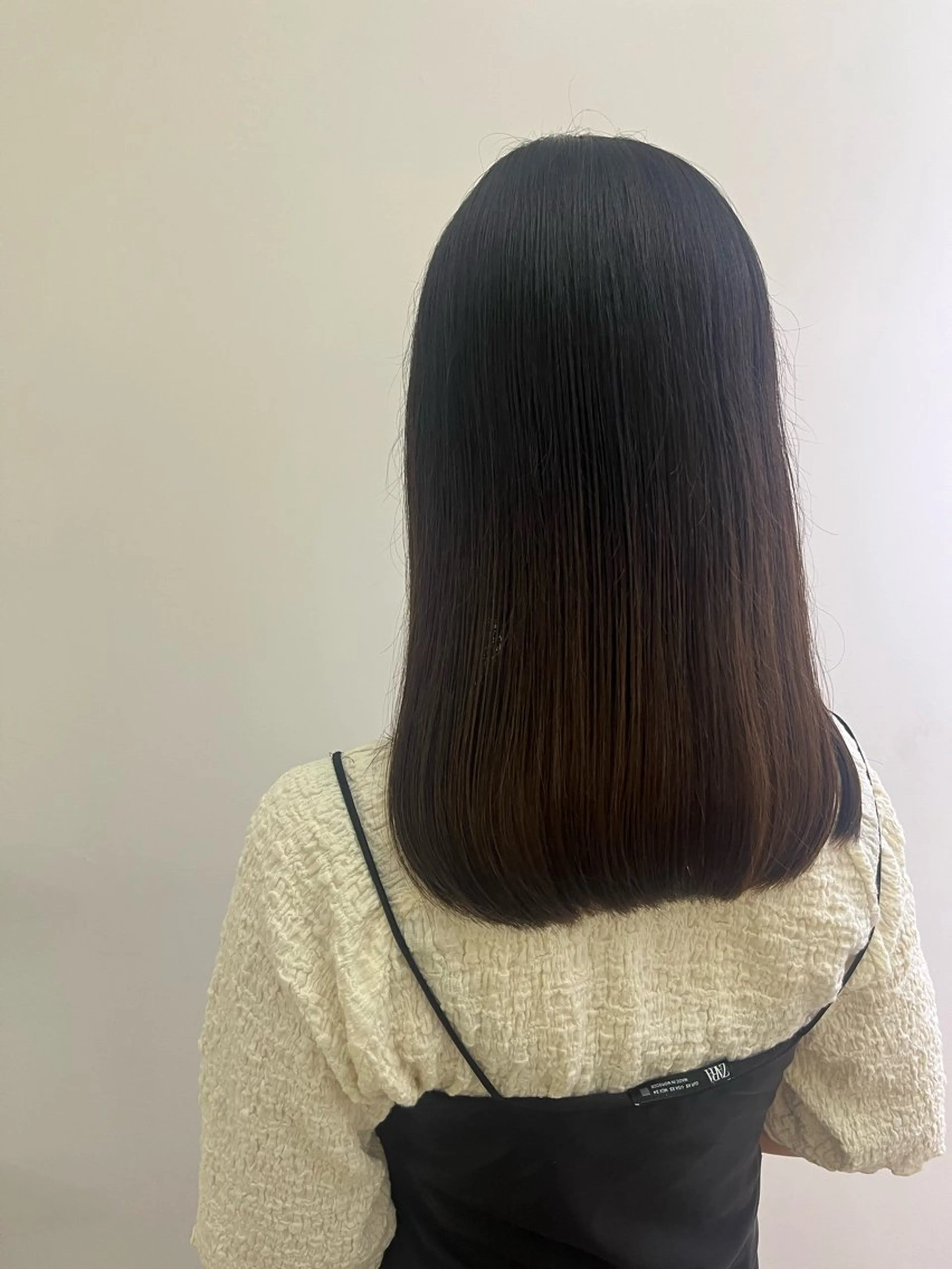 セミロング アトリエファゴ Noaのヘアスタイル