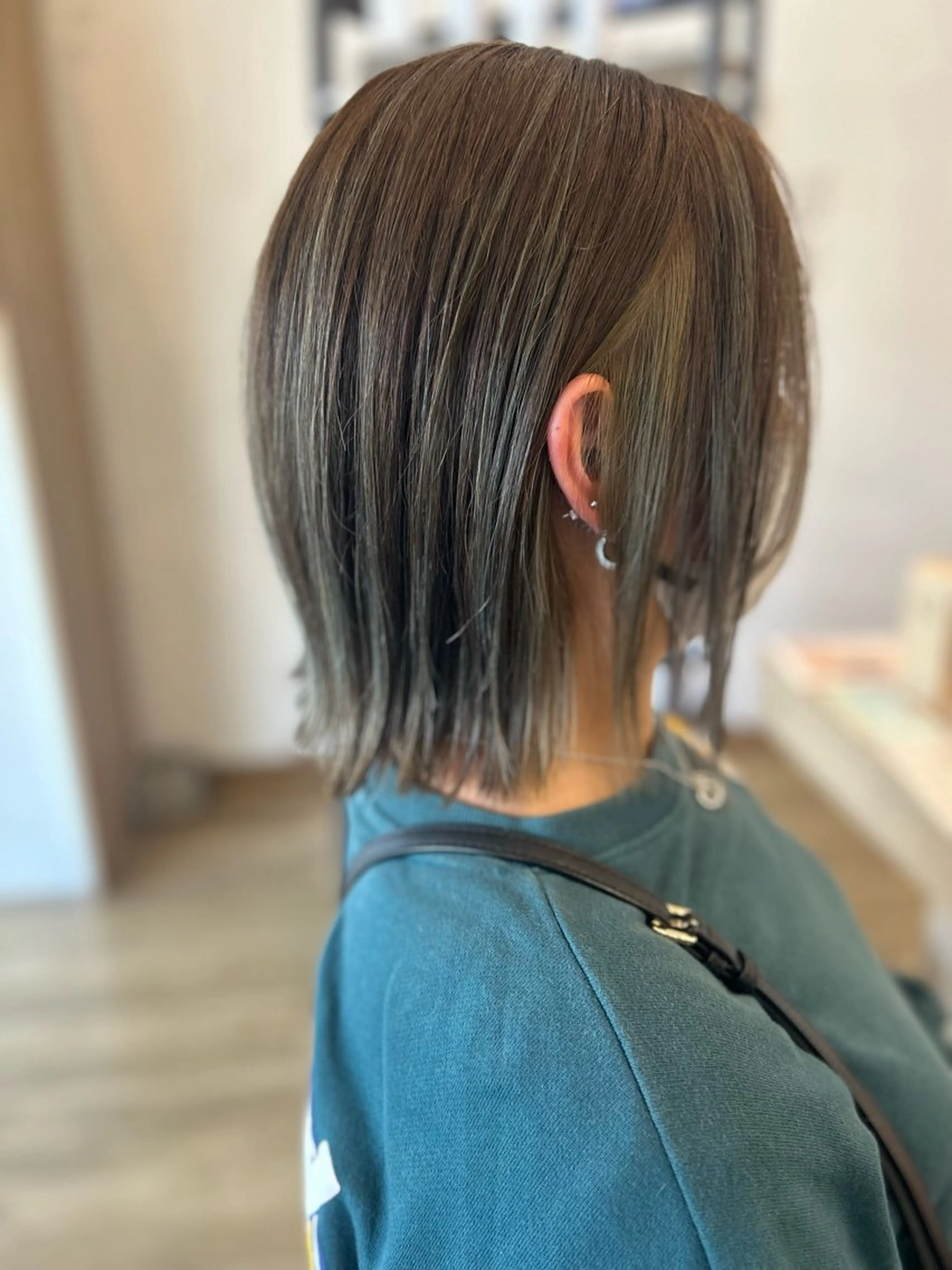 カット＋デザインカラー(インナー、ハイライト、白髪ぼかし、グラデーション)＋上質トリートメントの写真