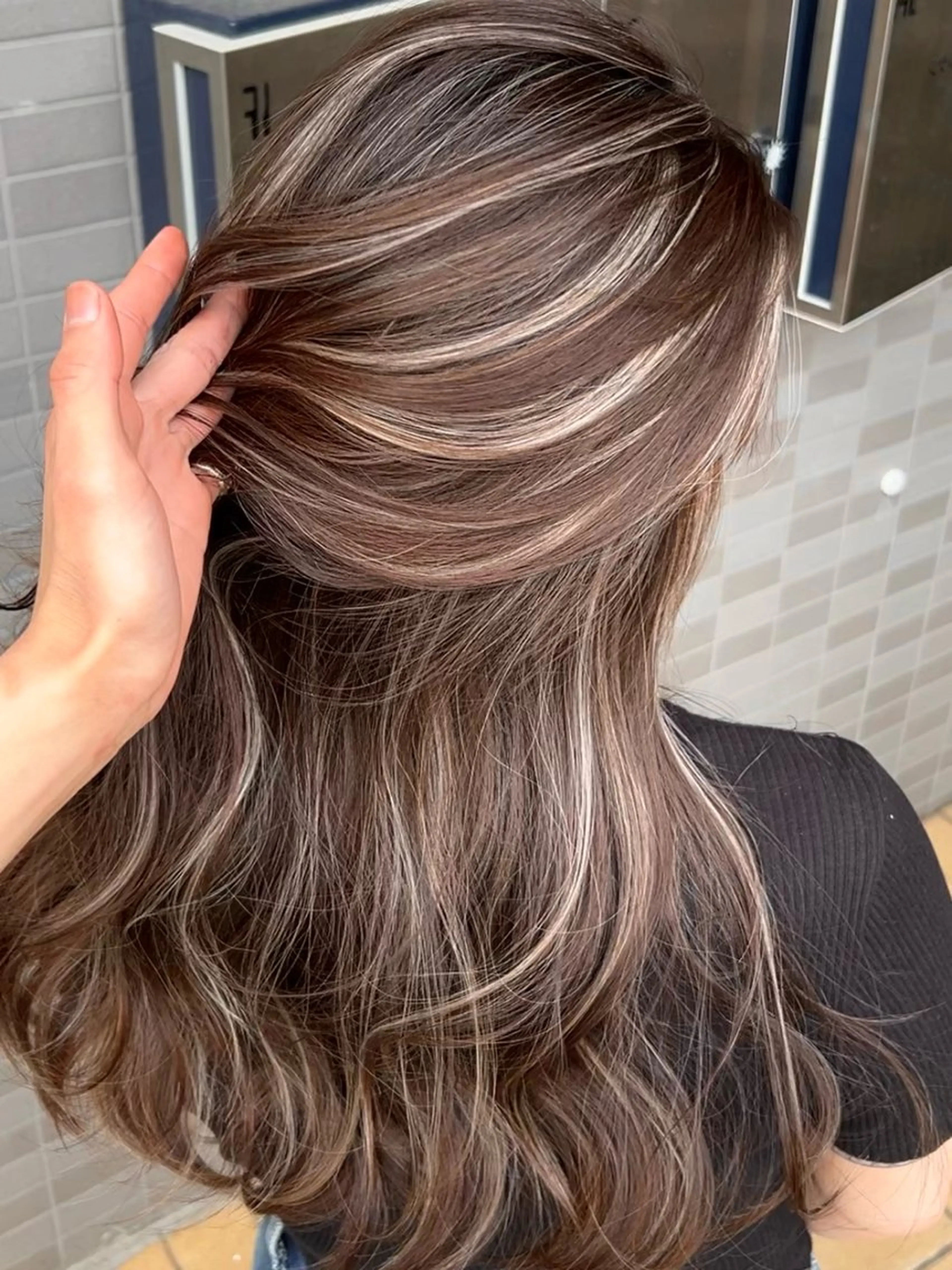 ロング カラー バレイヤージュ ハイライトカラー 外国人風カラー ハイライト レイヤーカット ヘアカラー ✨レイヤーカット 海外ヘア/原宿✨のヘアスタイル