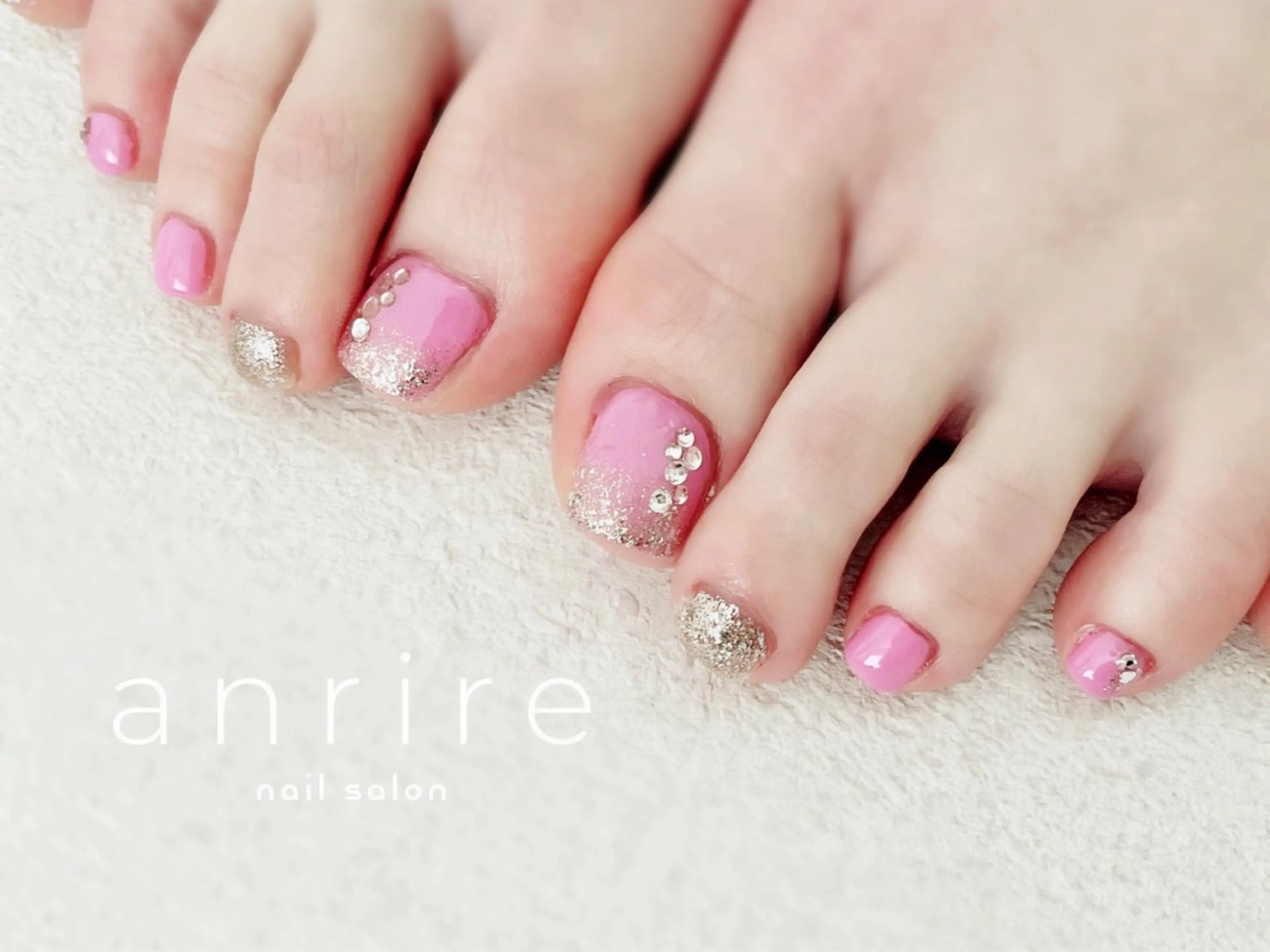 ネイル フットネイル ジェルネイル キラキラネイル ラメ(グリッター) パラジェル フットネイル nailsalon anrireのネイルデザイン