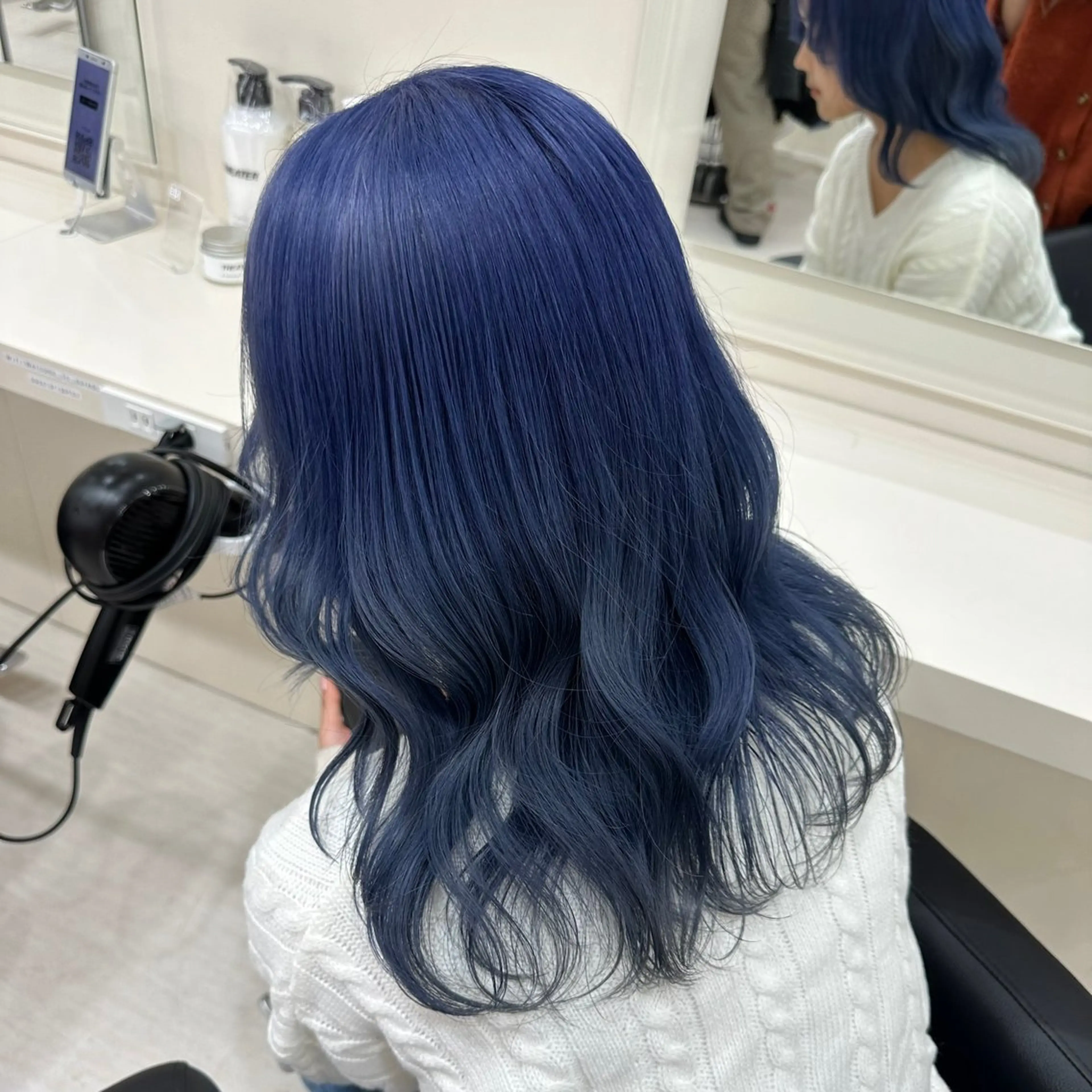 セミロング ️🫧 AINE 🫧ハイトーンカラーのヘアスタイル