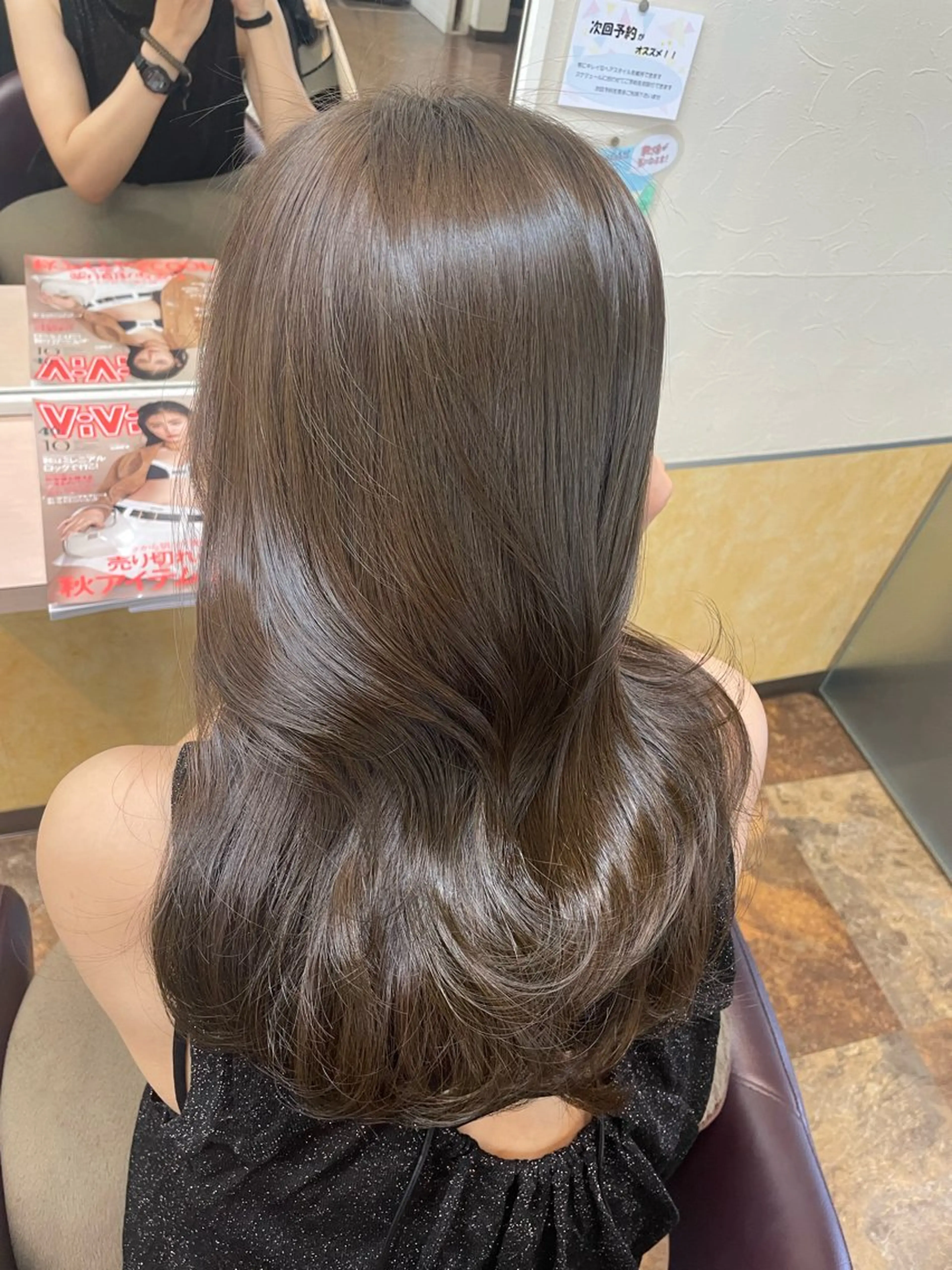 ロング レイヤーカット 🩵loa/ akane🩷のマツエク・マツパデザイン