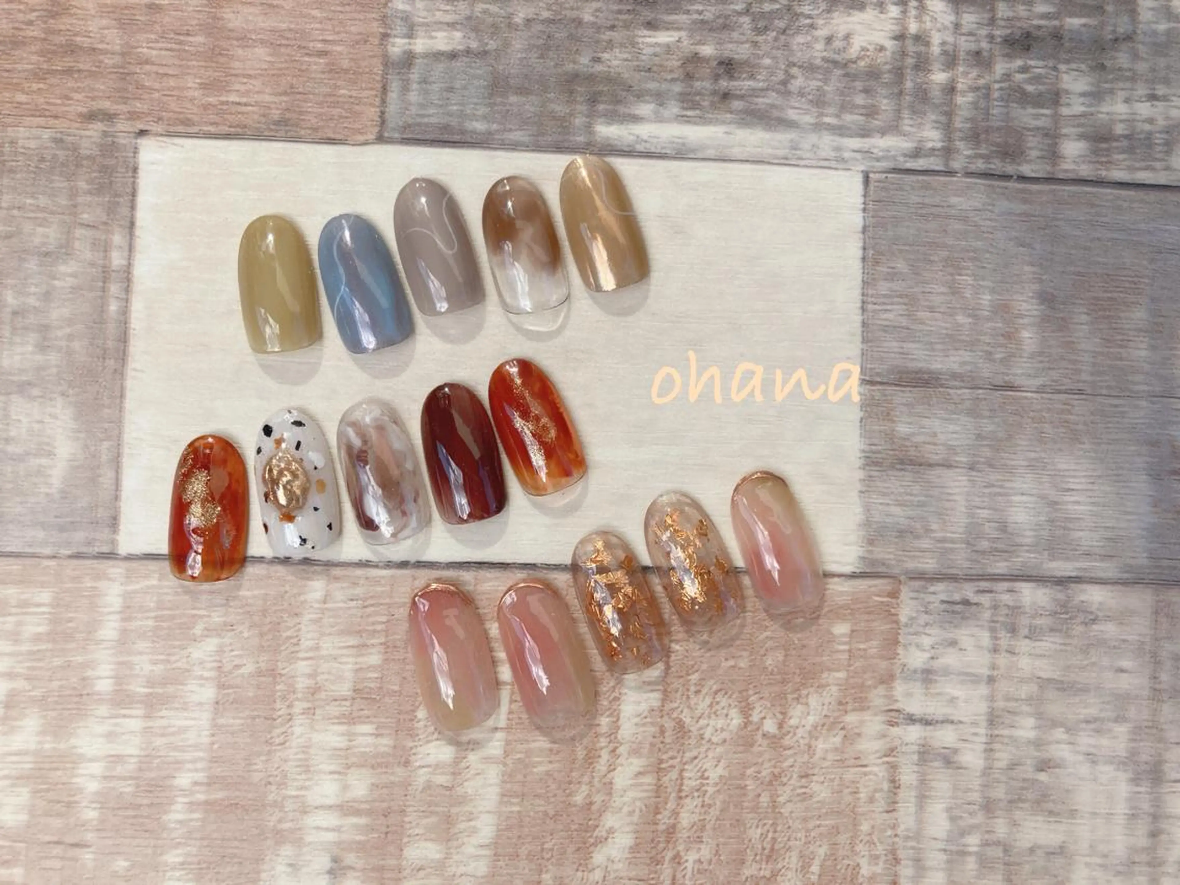ネイル オーロラネイル べっ甲ネイル ボルドー 長さ出し フットネイル nailroom OHANA🌴のネイルデザイン