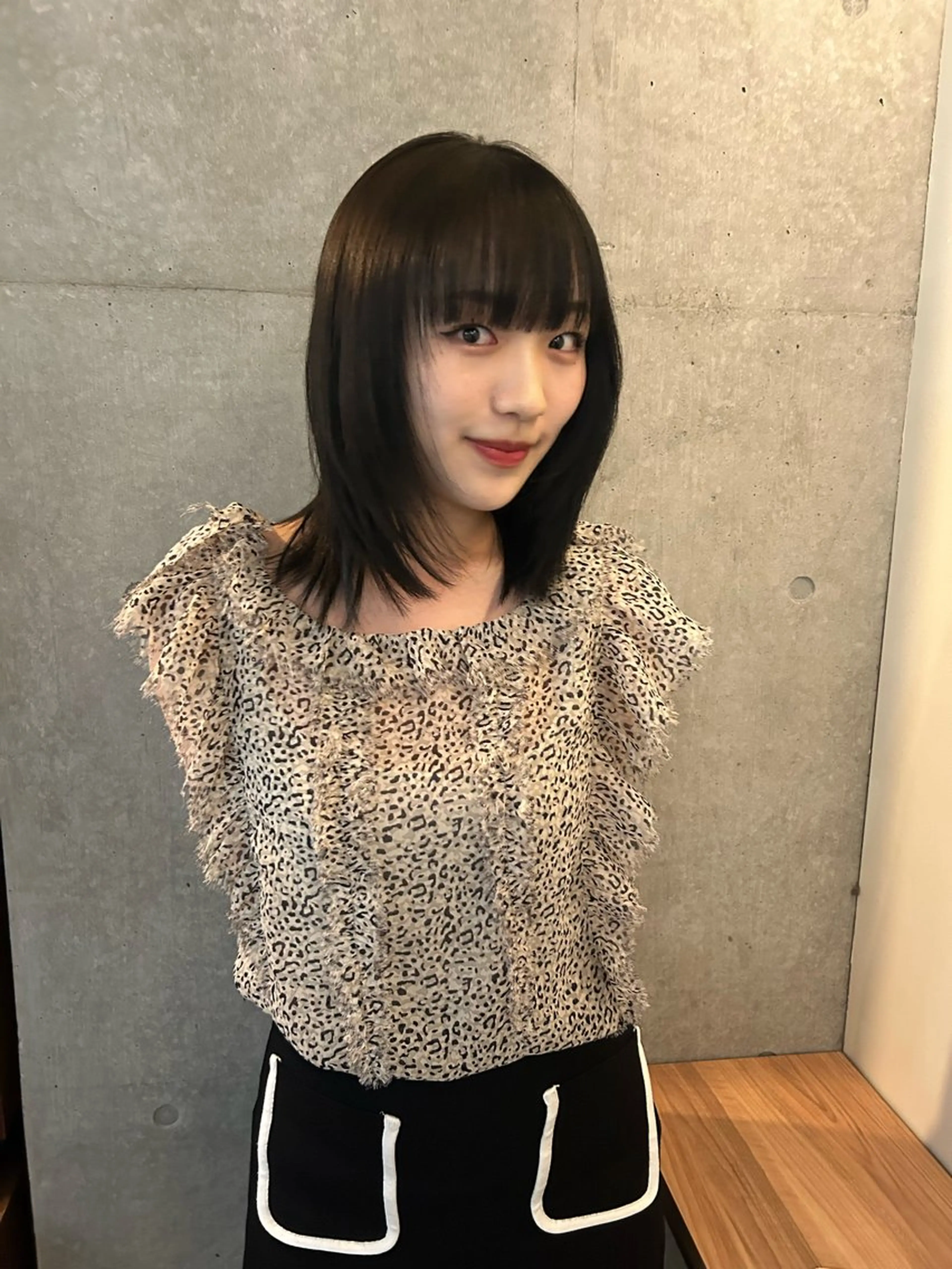 ミディアム カラー 黒髪 ブルーカラー ブルーブラック 透明感カラー 韓国ボブ/レイヤー ボブ/ EMIRIのヘアスタイル