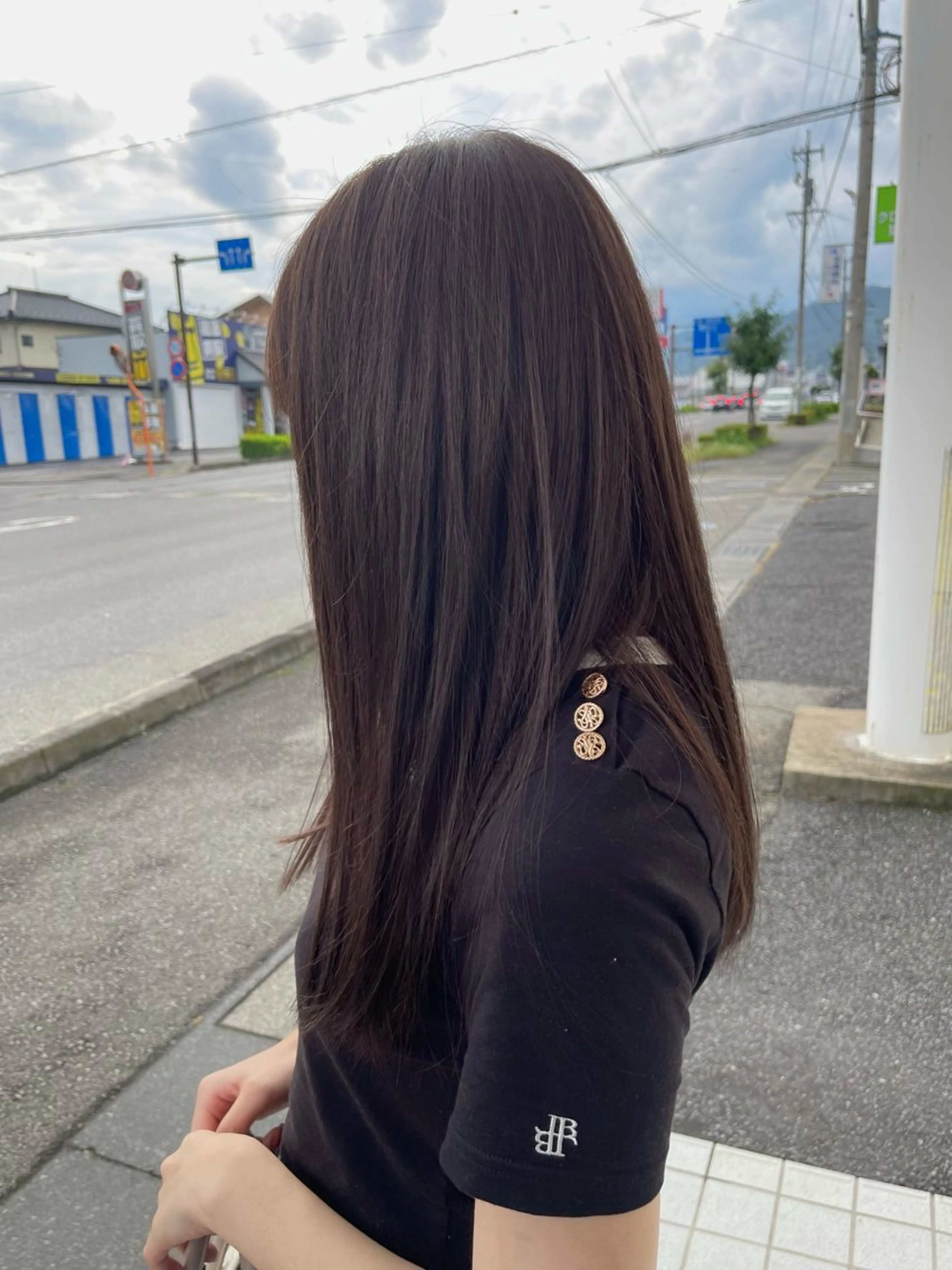 ロング SASAnagano 岩下サードゥのヘアスタイル