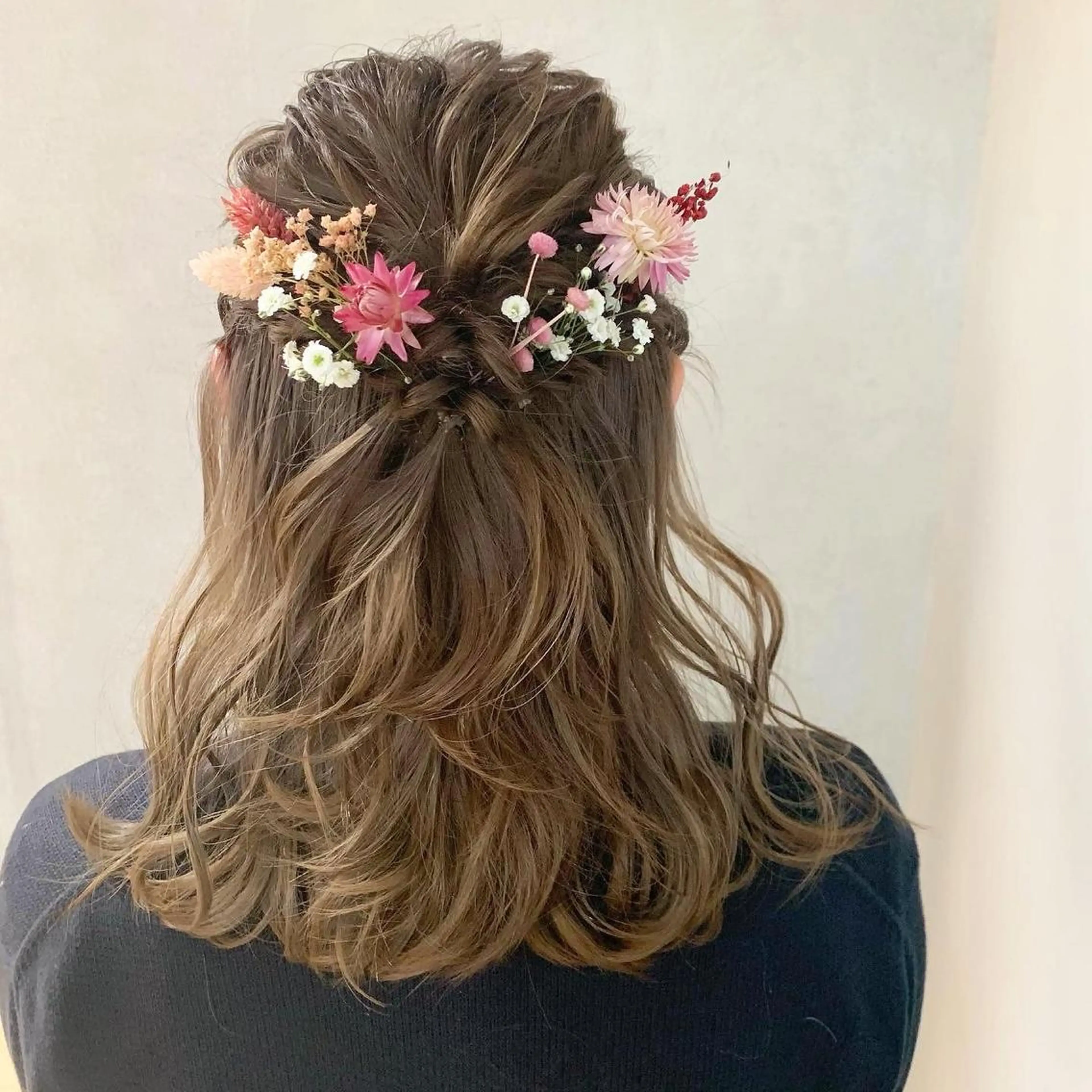 セミロング ヘアアレンジ 🪐脱白髪染め 🪐松尾菜々美のヘアスタイル