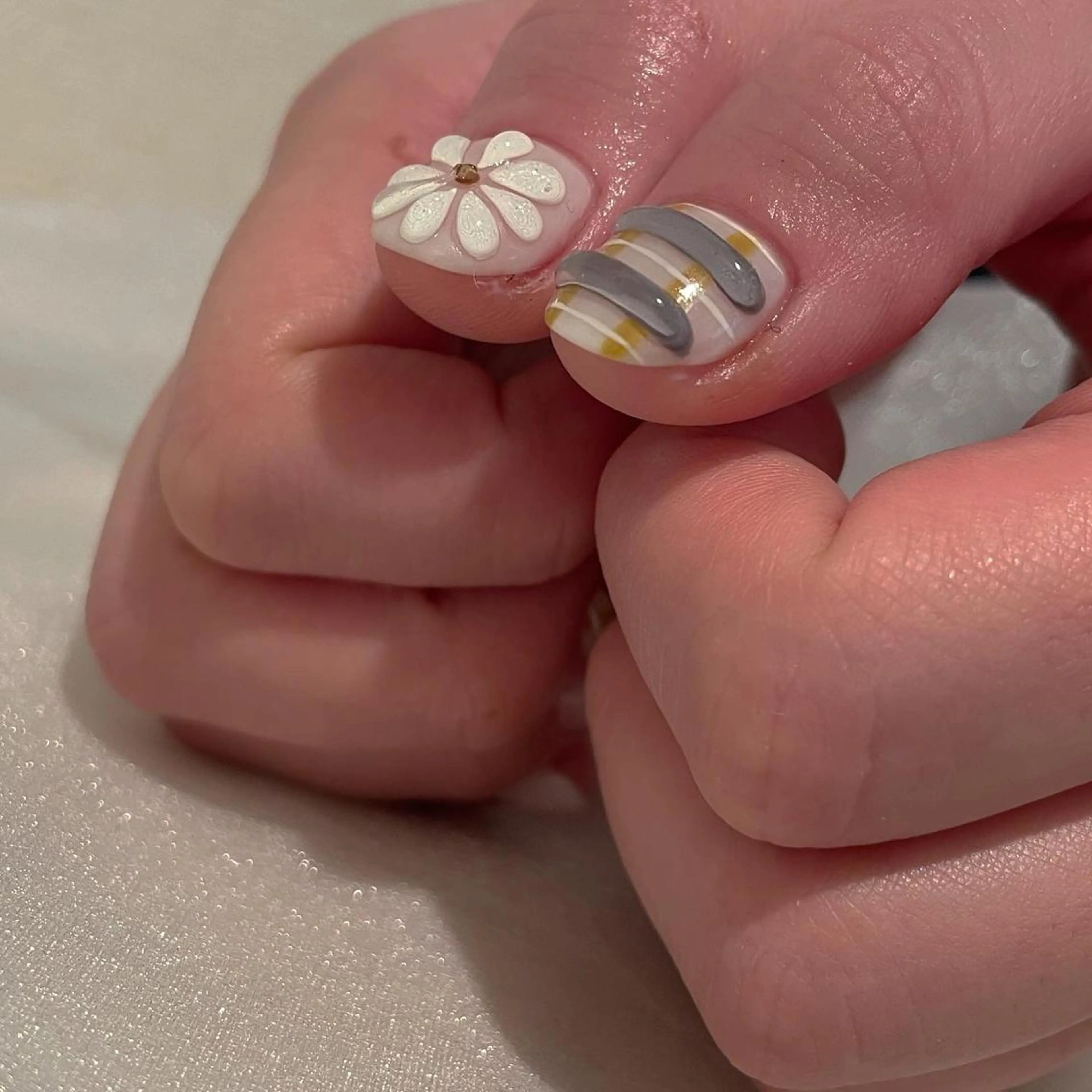 ネイル フラワーネイル ぷっくりネイル ハンドネイル ハンドケア lylynail YUUKAのネイルデザイン