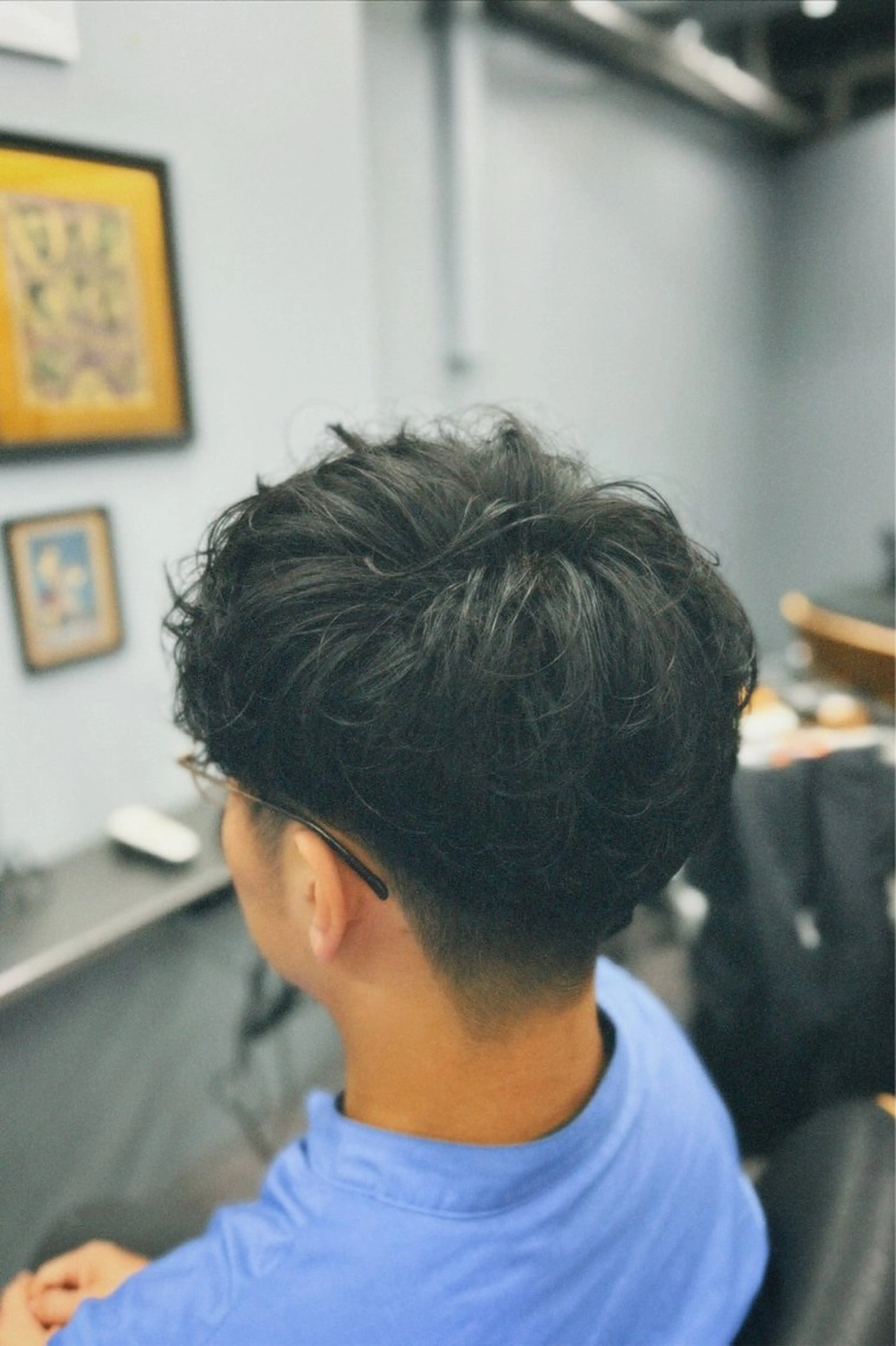 ミディアム パーマ メンズ ミディアムパーマ センターパート フェードカット マッシュ メンズパーマ 池袋メンズパーマ フェード純平のヘアスタイル