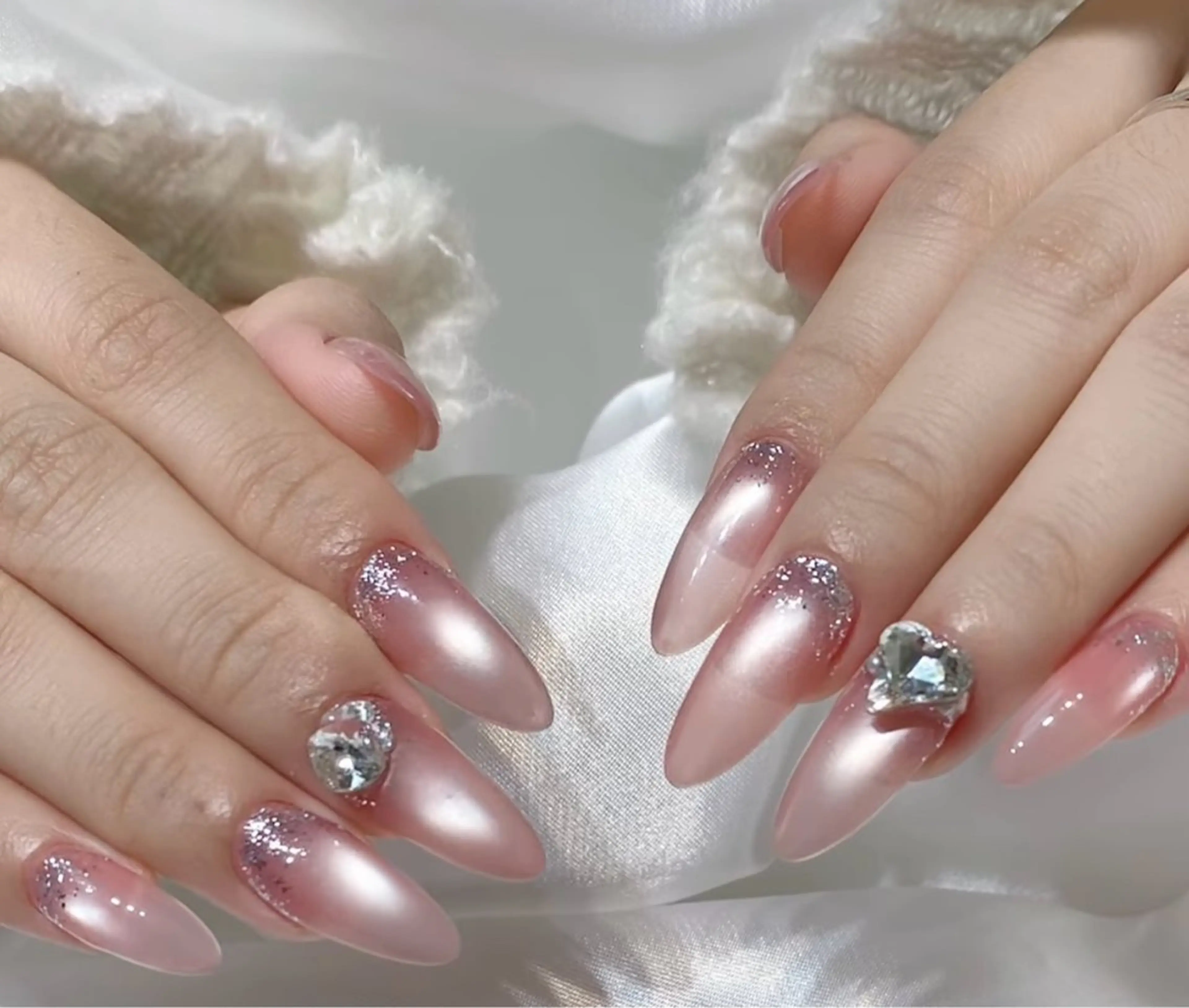 ネイル チークネイル フレンチネイル グラデーション キラキラネイル 韓国ネイル ハンドネイル Minette nailHuongのネイルデザイン