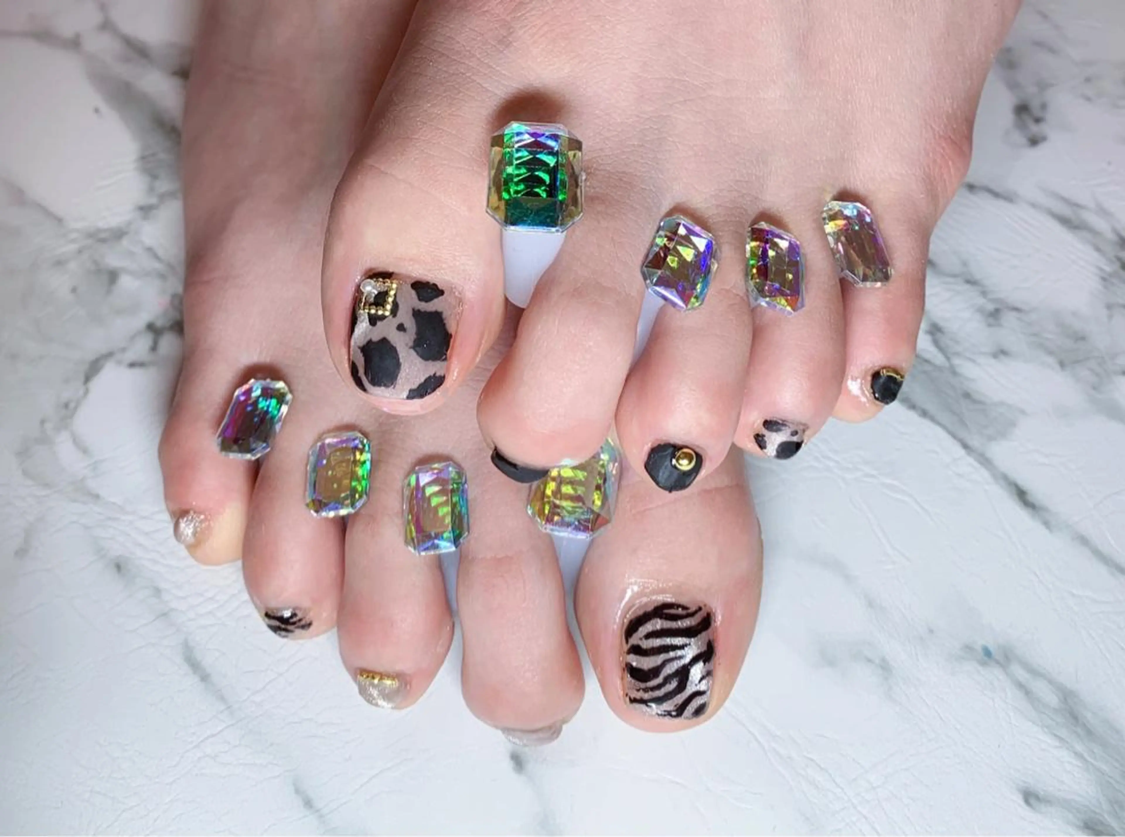 ネイル アニマル柄 アートネイル フットネイル ニュアンスネイル ネイルチップ x.1.0.nail ♡Cのネイルデザイン