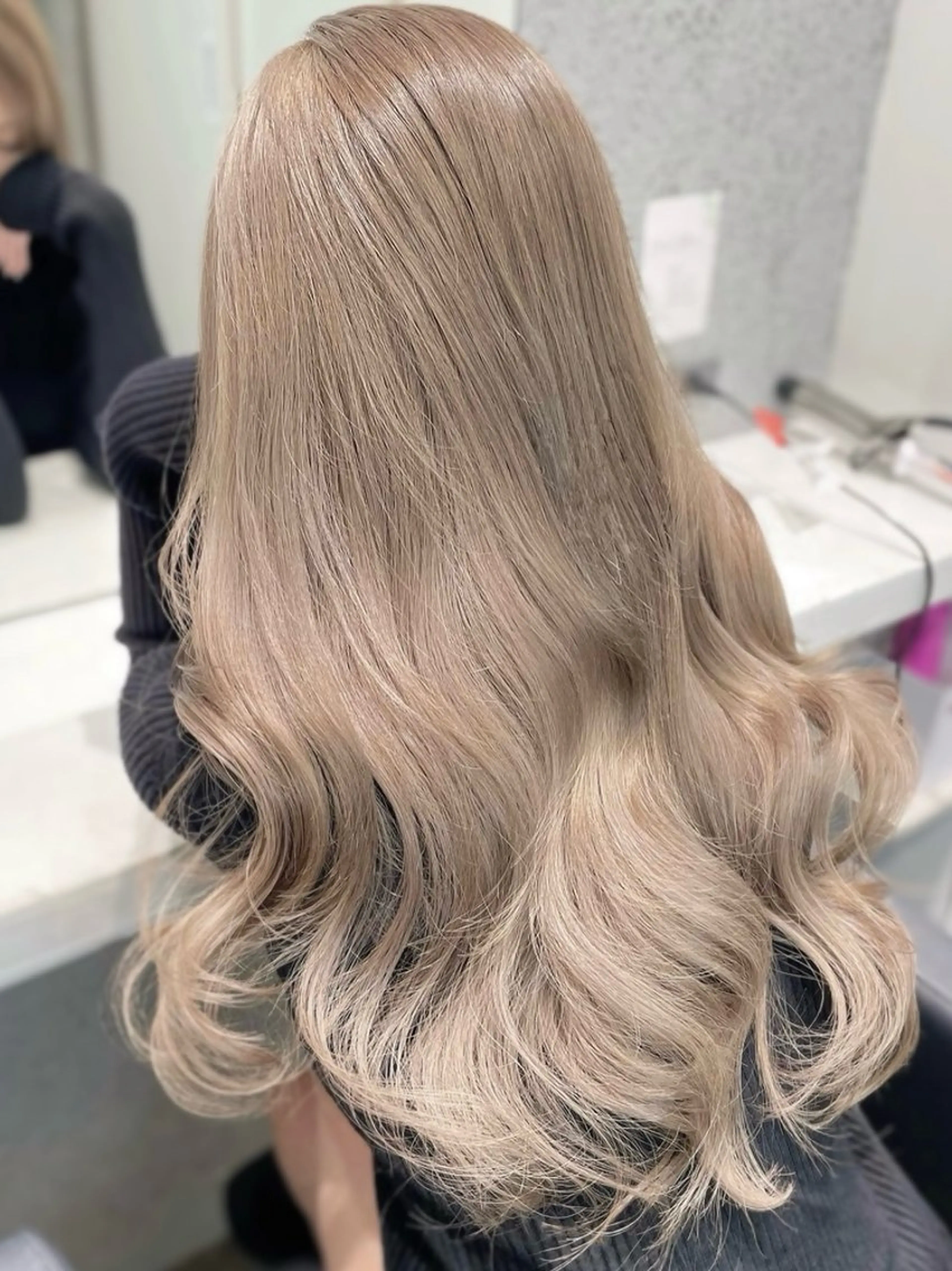 ロング シールエクステ エクステ ヘアカラー エクステ ヘアサロンelyts 表参道店のヘアスタイル