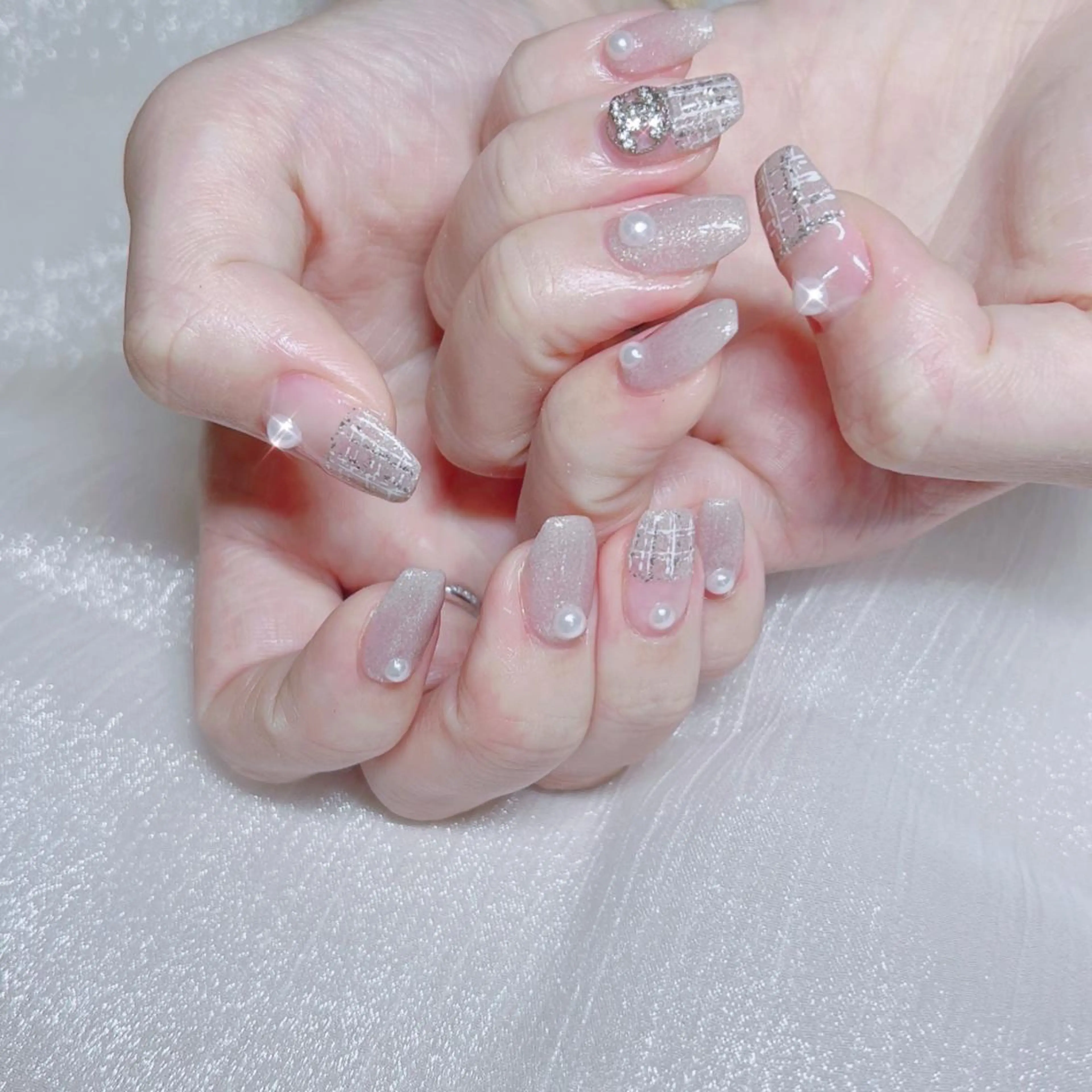 ネイル オーロラネイル フットネイル フレンチネイル ジェルネイル 韓国ネイル ハンドネイル ハンドケア 【ENサロン】 Rei🎀Nailのネイルデザイン