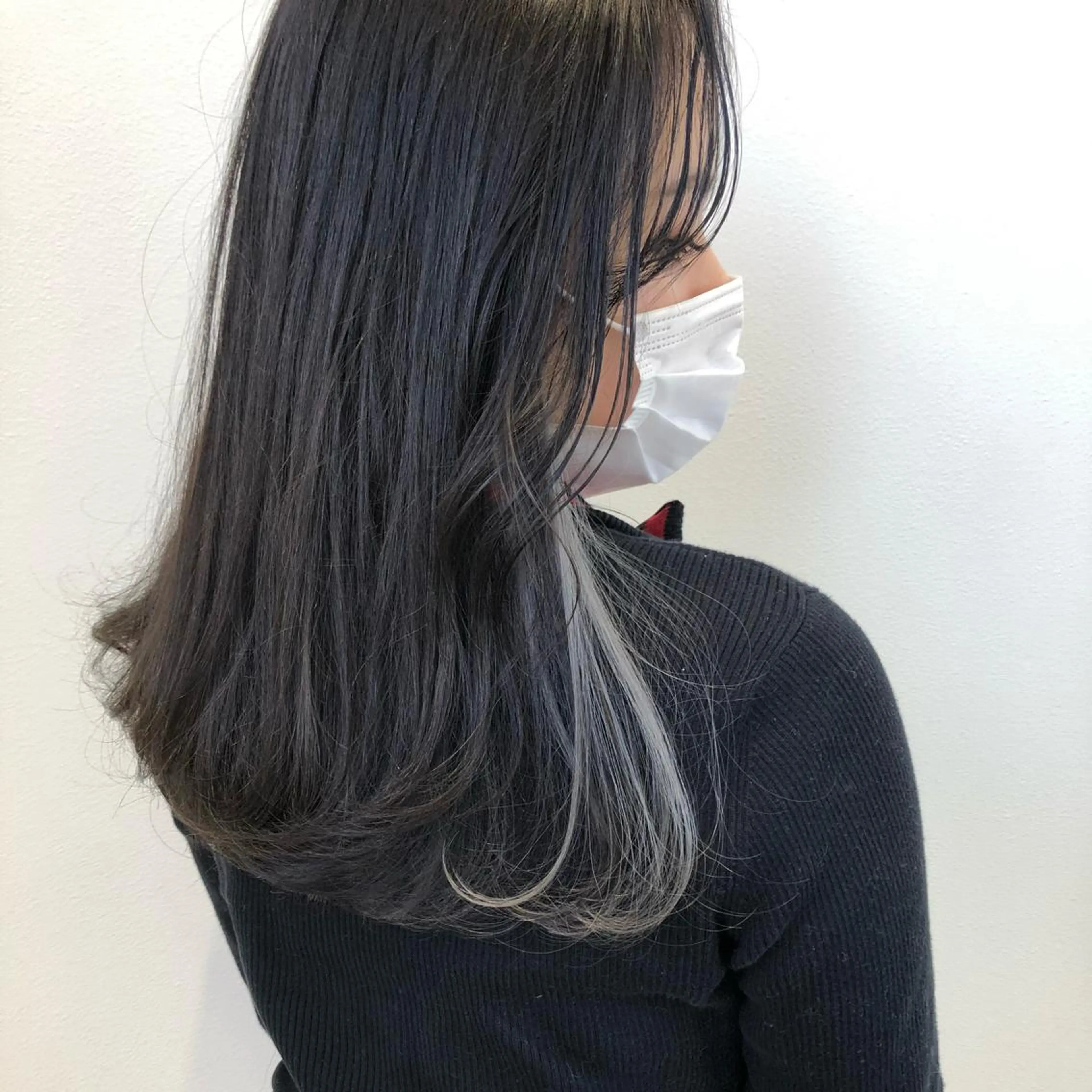 セミロング ヘアカラー 長山 茉白のヘアスタイル