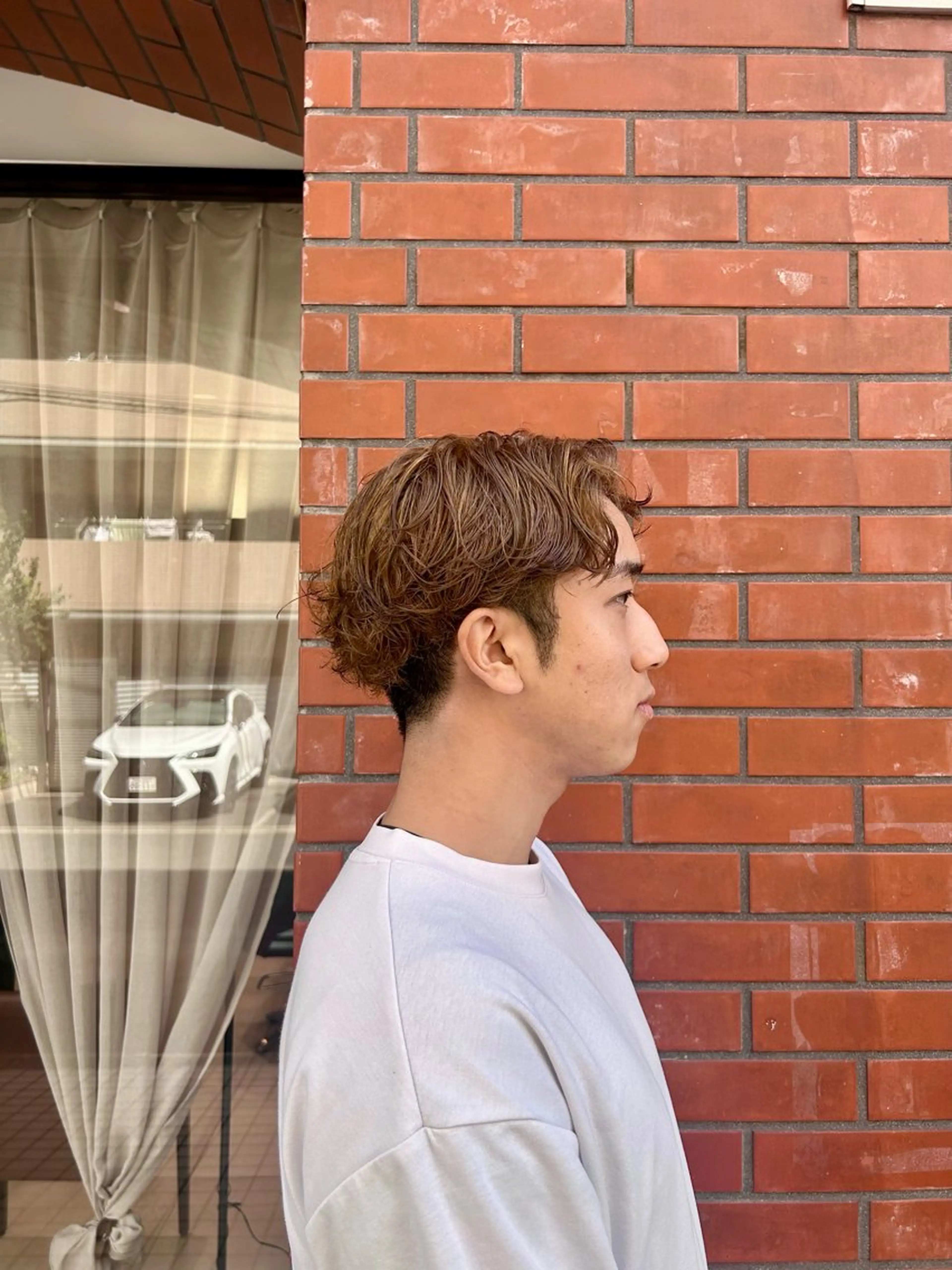 カラー メンズ ベージュカラー ミルクティーベージュ ヘアカラー 保坂 駿太郎のヘアスタイル