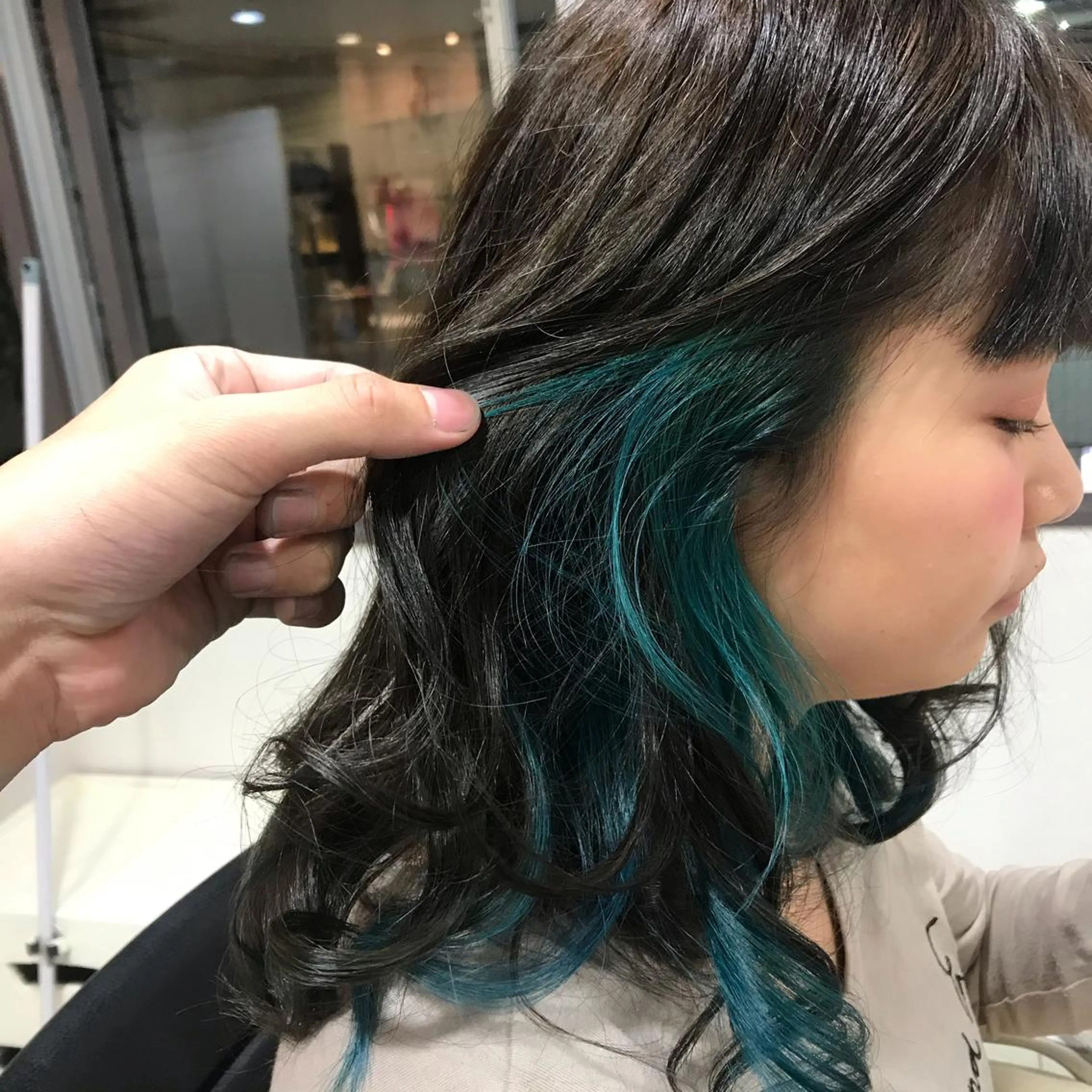 ロング カラー ブリーチ ヘアカラー 長谷川 誠志のヘアスタイル