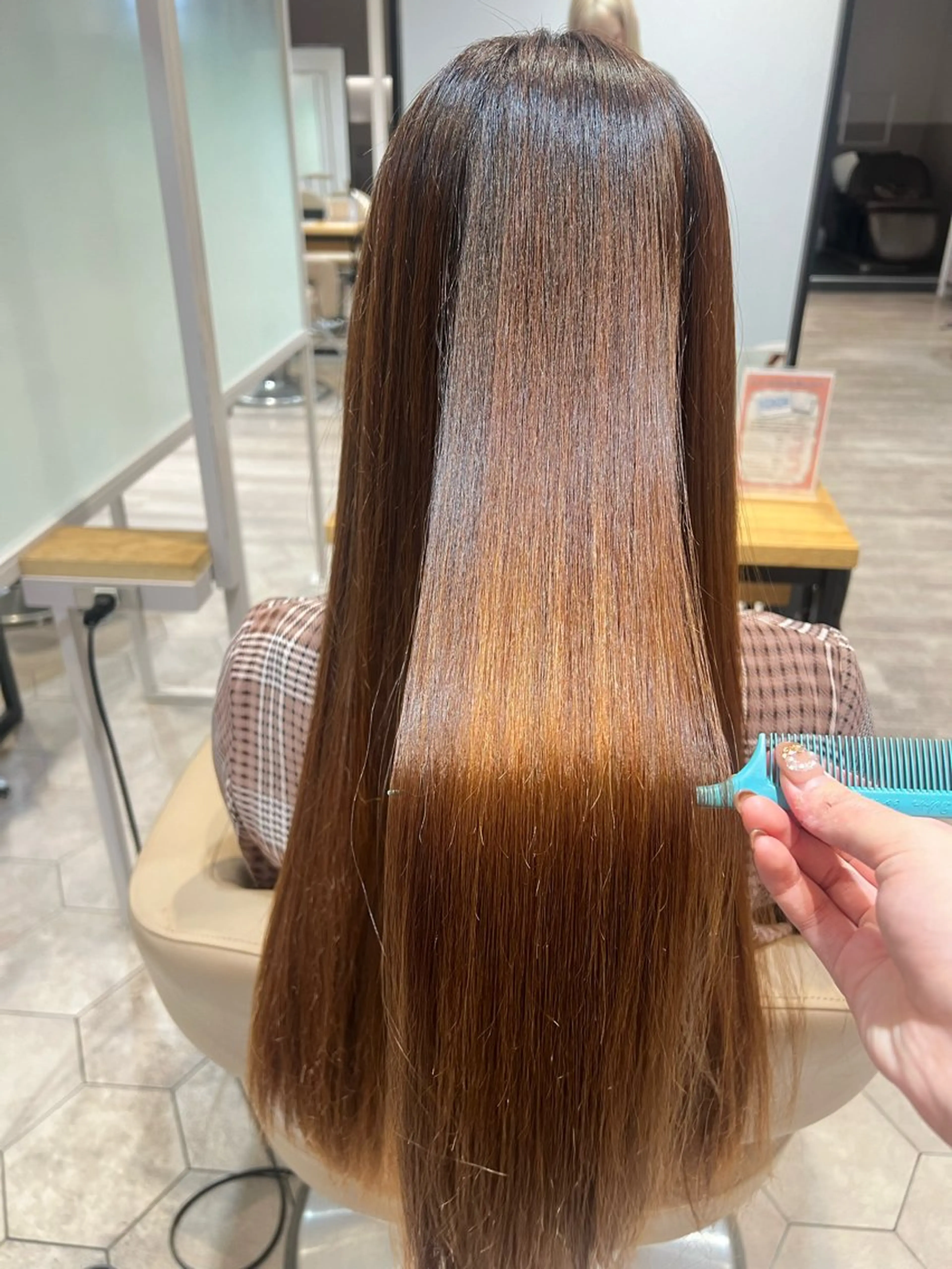 ロング 山下 仁愛のヘアスタイル