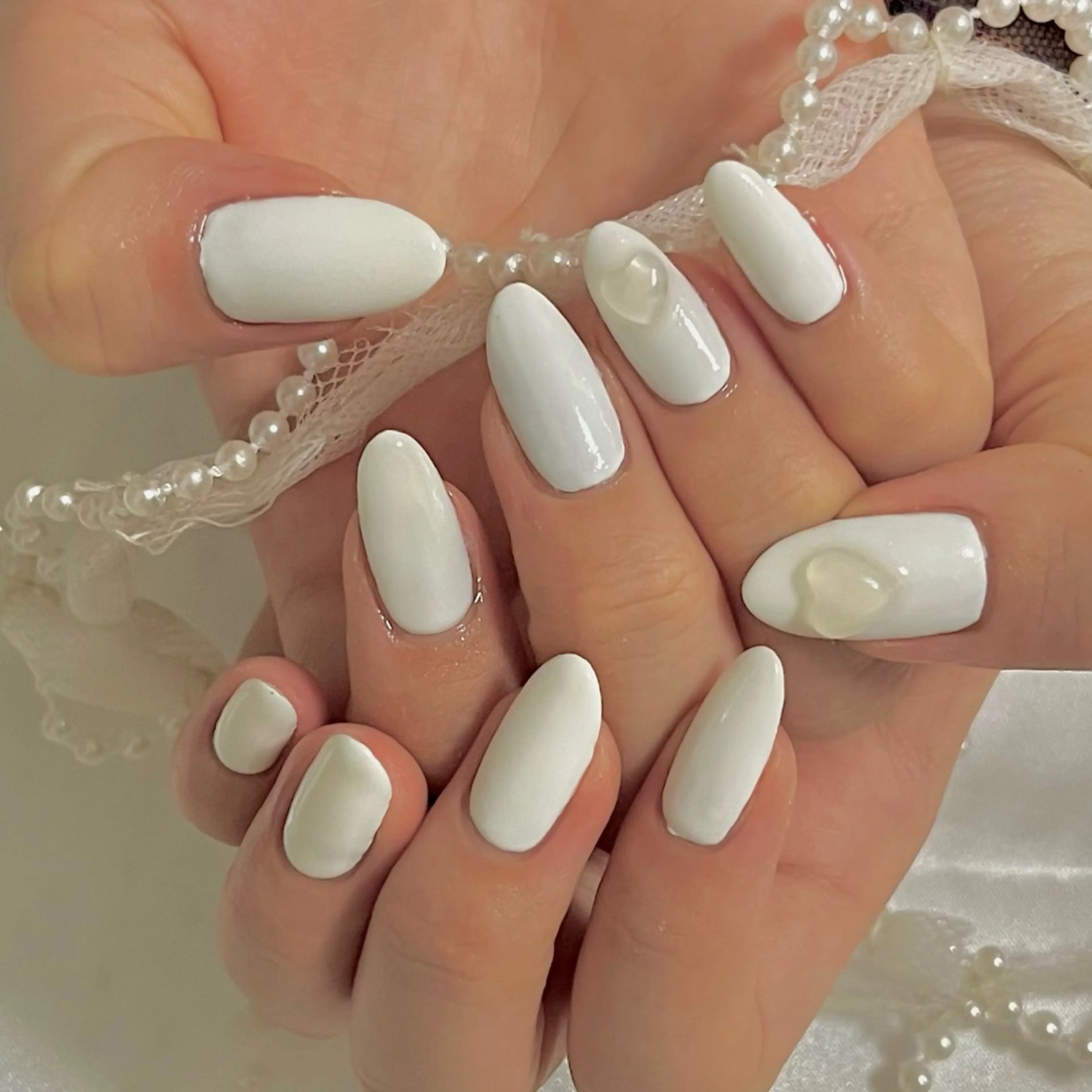 ネイル ハート 韓国ネイル ワンカラーネイル ホワイト 韓国ネイル💠 Tomoのネイルデザイン