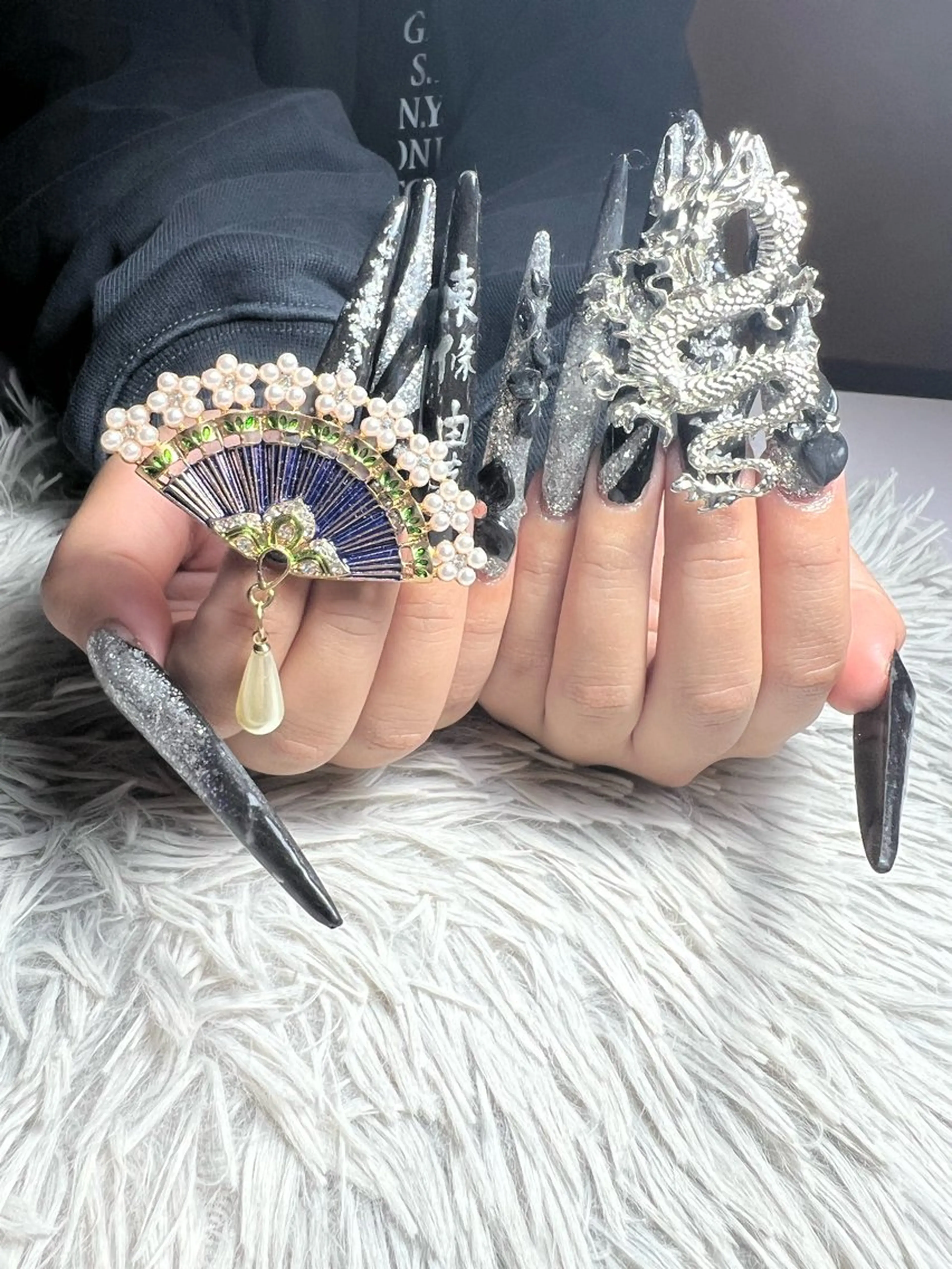 ネイル 成人式 ロングネイル スカルプネイル ハンドネイル シェヌネイル JURAのネイルデザイン