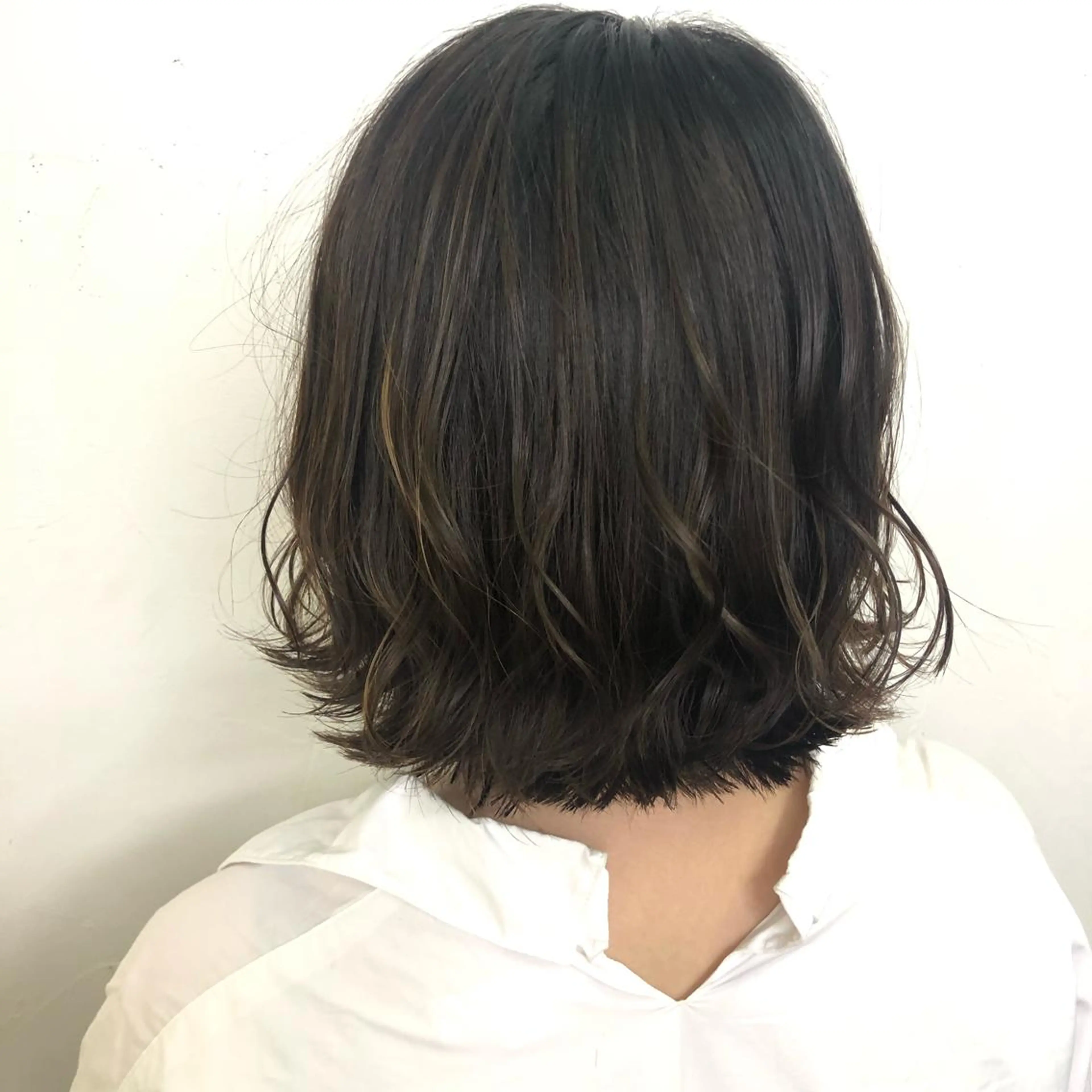 ミディアム 菊池 栄里奈のヘアスタイル