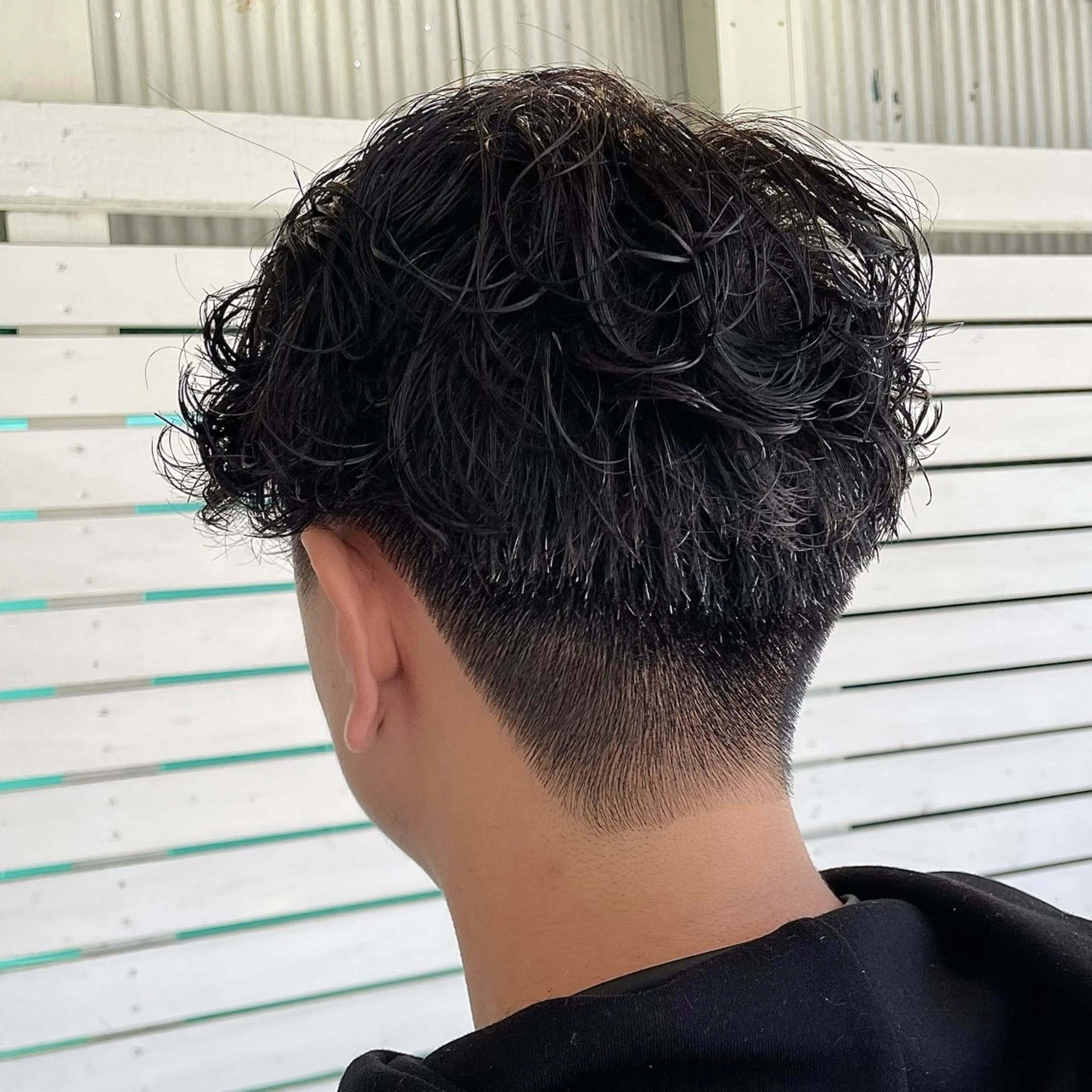 ショート パーマ メンズ マッシュ メンズパーマ 刈り上げ 波巻きパーマ FRANK所属・こいけ みきののヘアスタイル