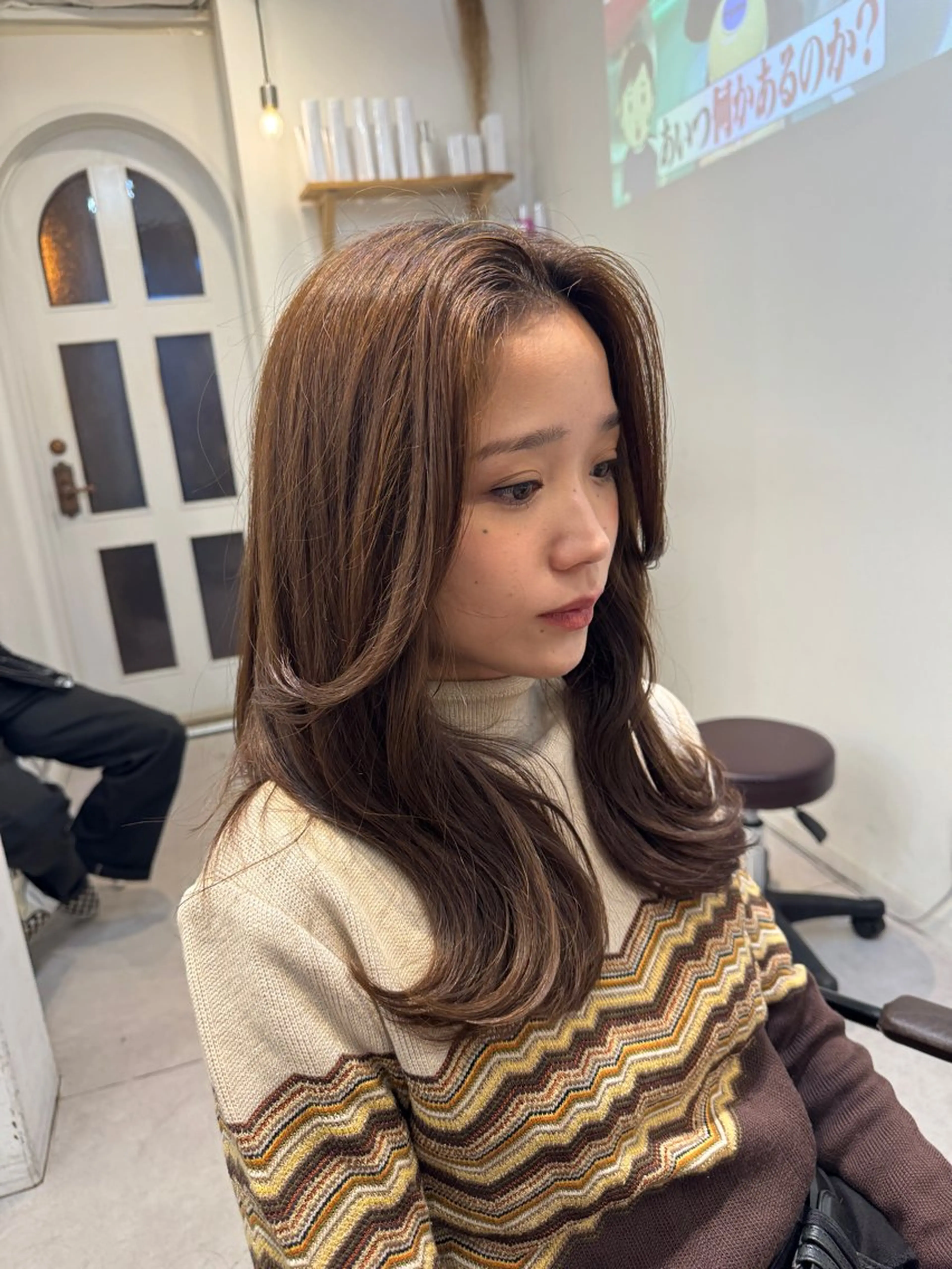 セミロング くびれヘア カット ヘアカラー トリートメント 似合う髪型が 分からない方へのヘアスタイル