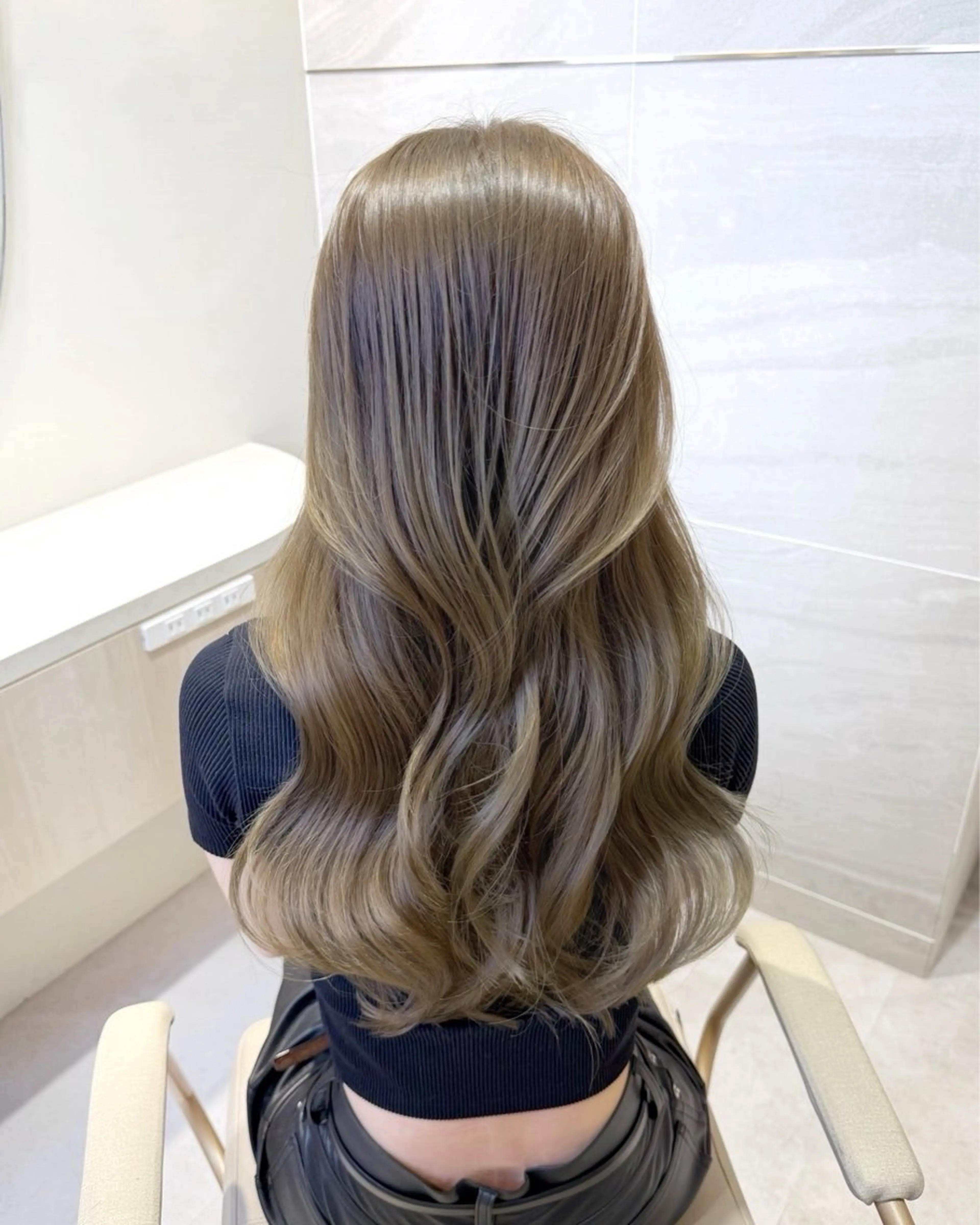 ロング カラー ベージュカラー ブリーチ ダブルカラー ブリーチなしカラー カット ヘアカラー 透明感カラー🌿 グレージュ🐺陽介のヘアスタイル