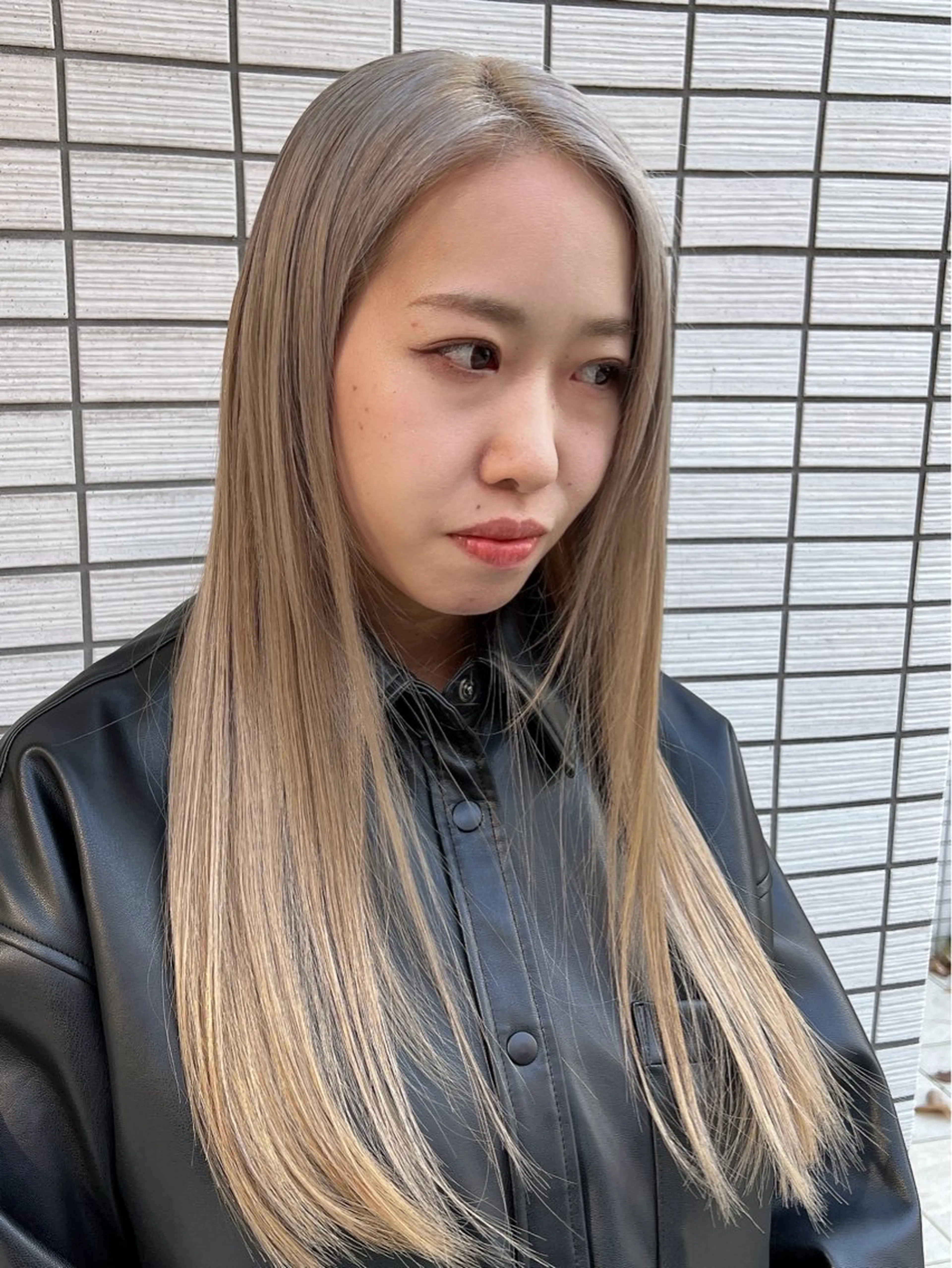 セミロング カラー ブロンド カット ヘアカラー 💎透明感カラー特化 💎TAISEIのヘアスタイル