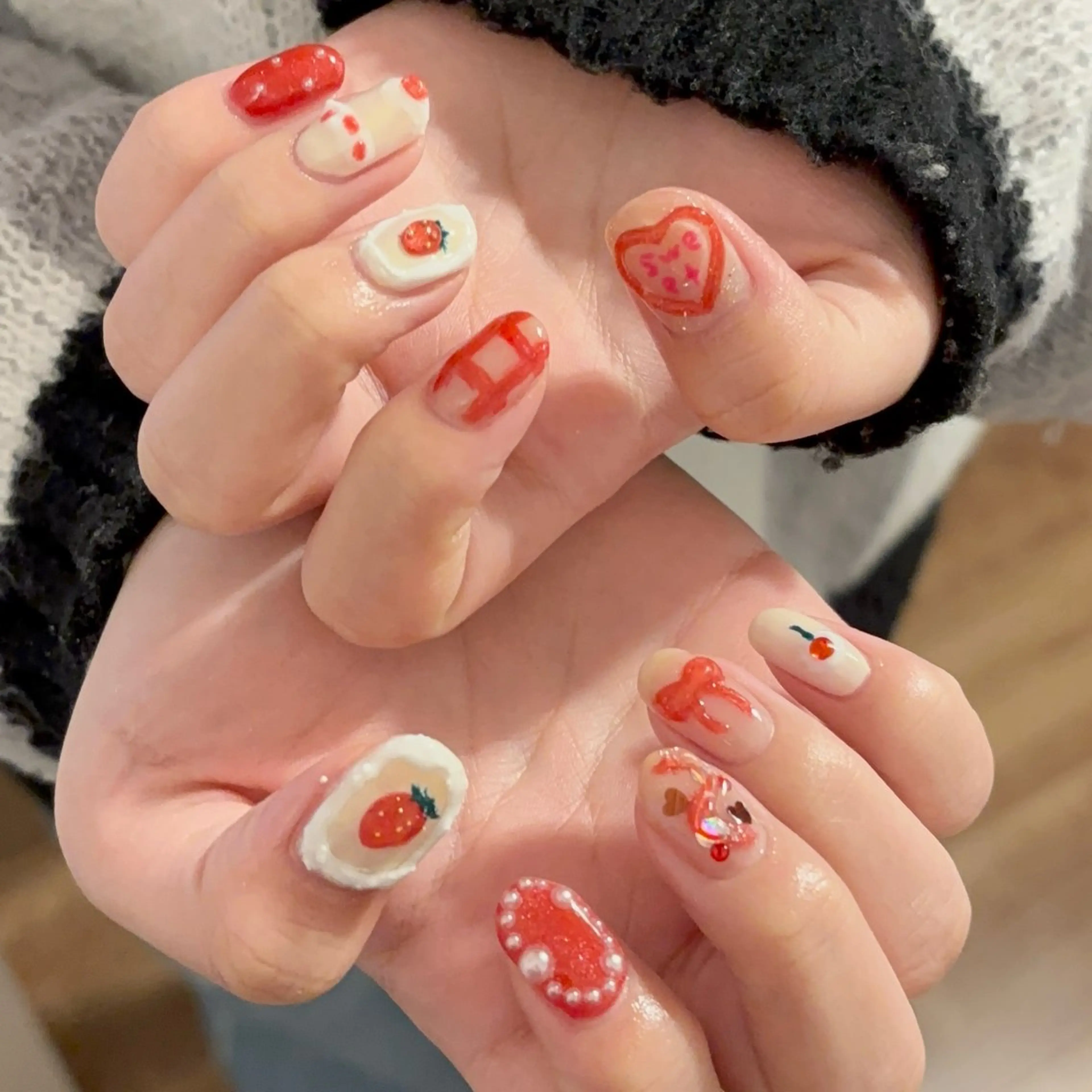 ネイル フレンチネイル キラキラネイル 韓国ネイル ミラーネイル ニュアンスネイル private salon zzz…のネイルデザイン